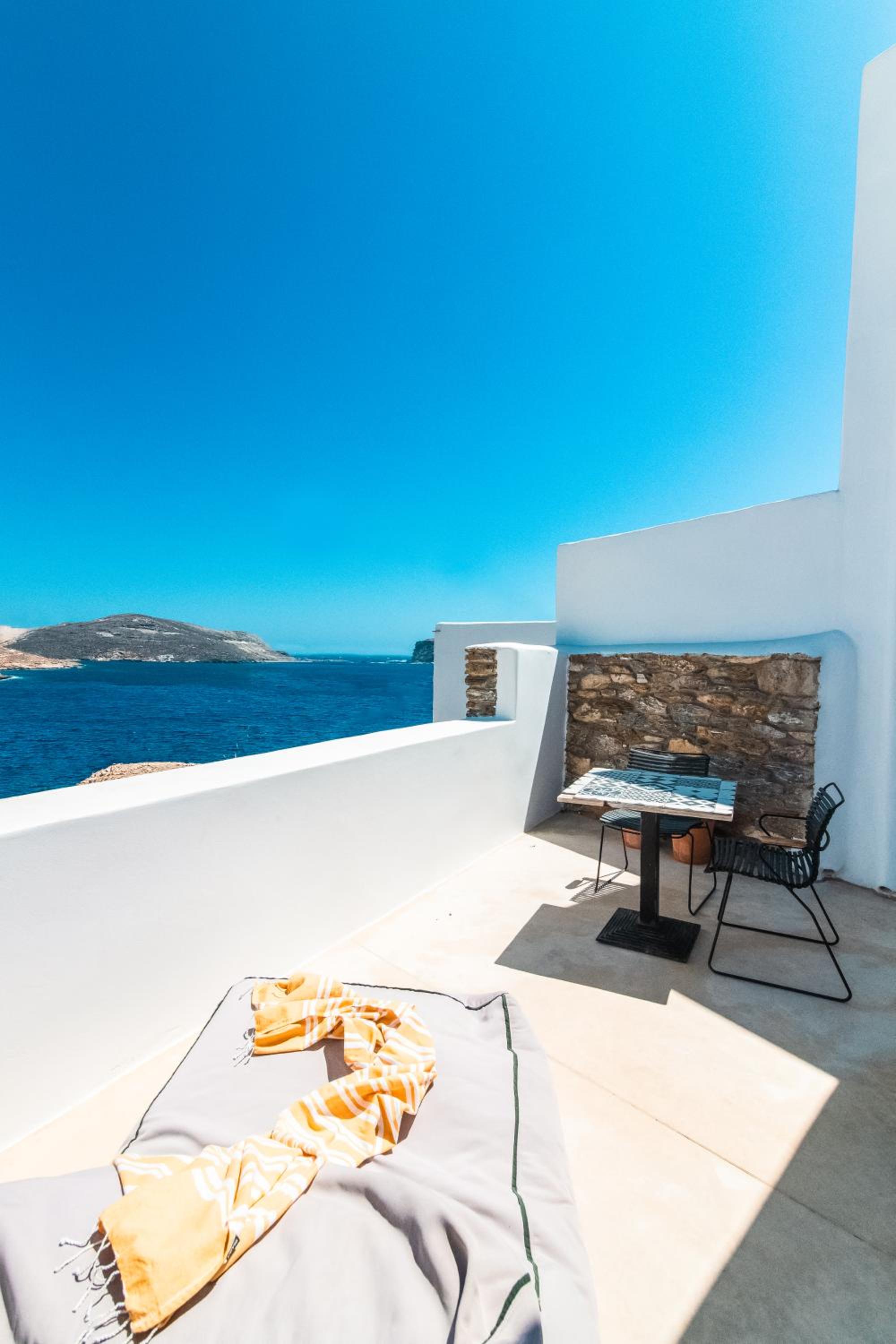 Deluxe Suite with Sea View photo 2