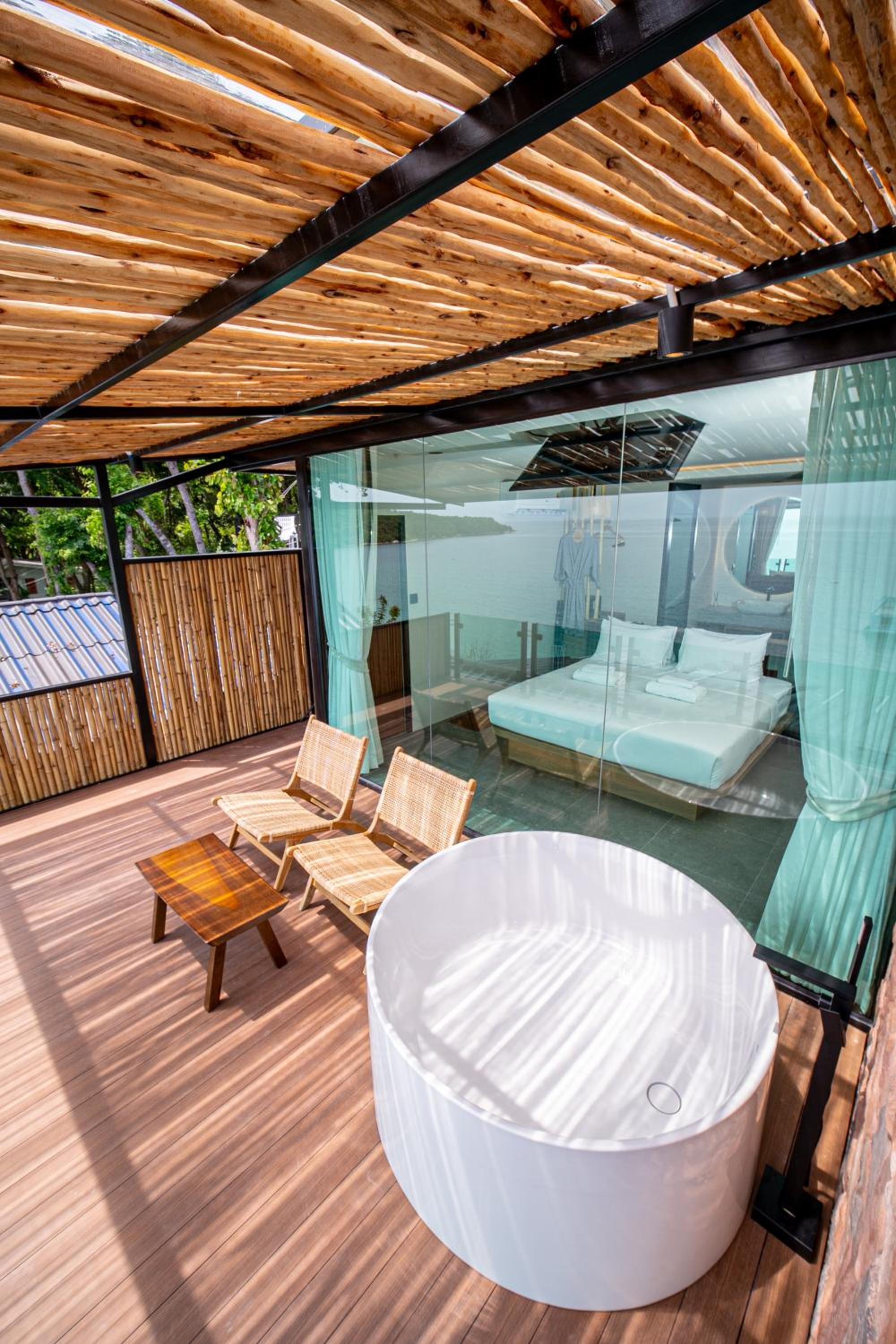 King Suite with Ocean View - Photo 18