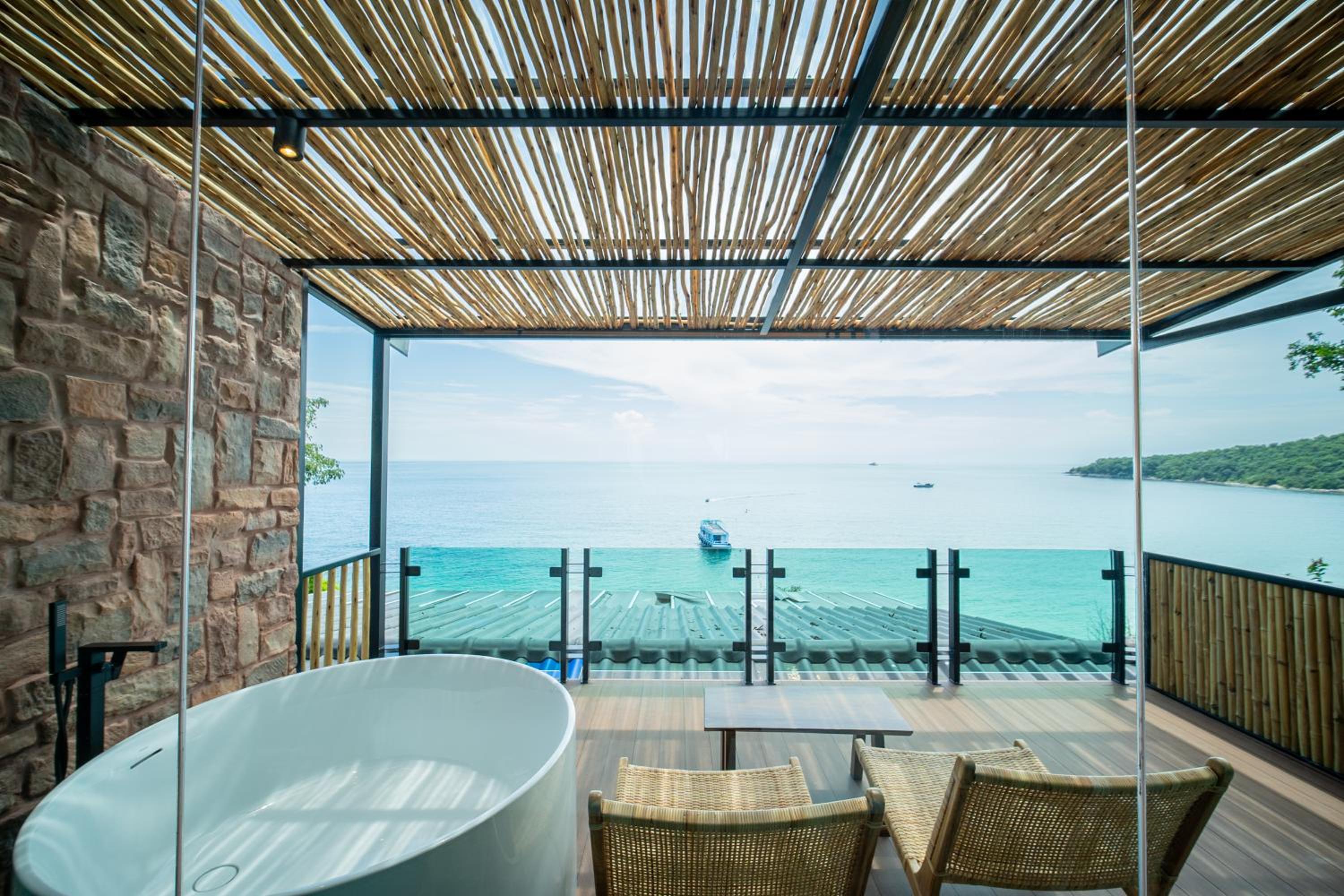 King Suite with Ocean View - Photo 16