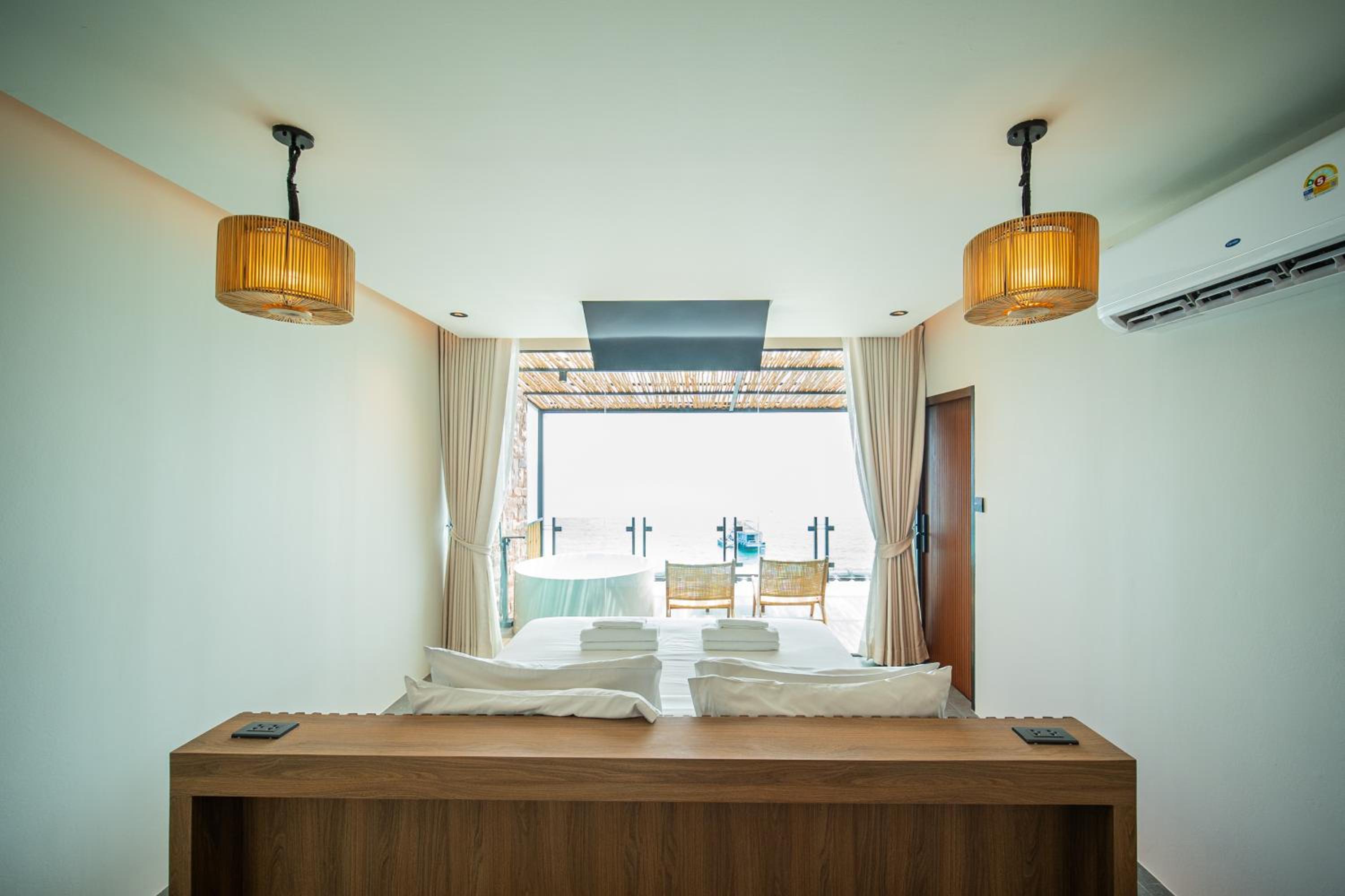 King Suite with Ocean View - Photo 8