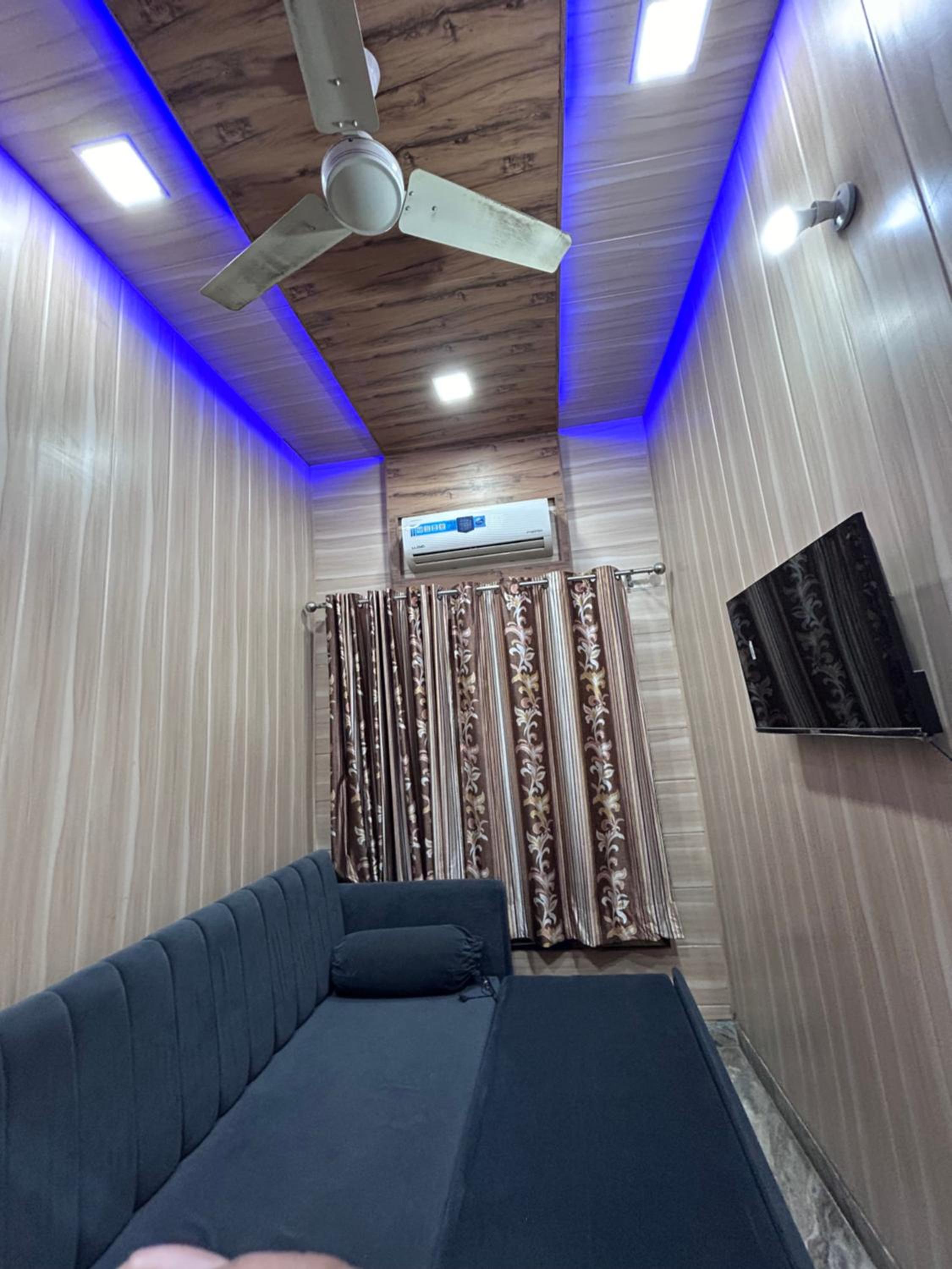 Deluxe Room (1 Adult + 1 Child) photo 1