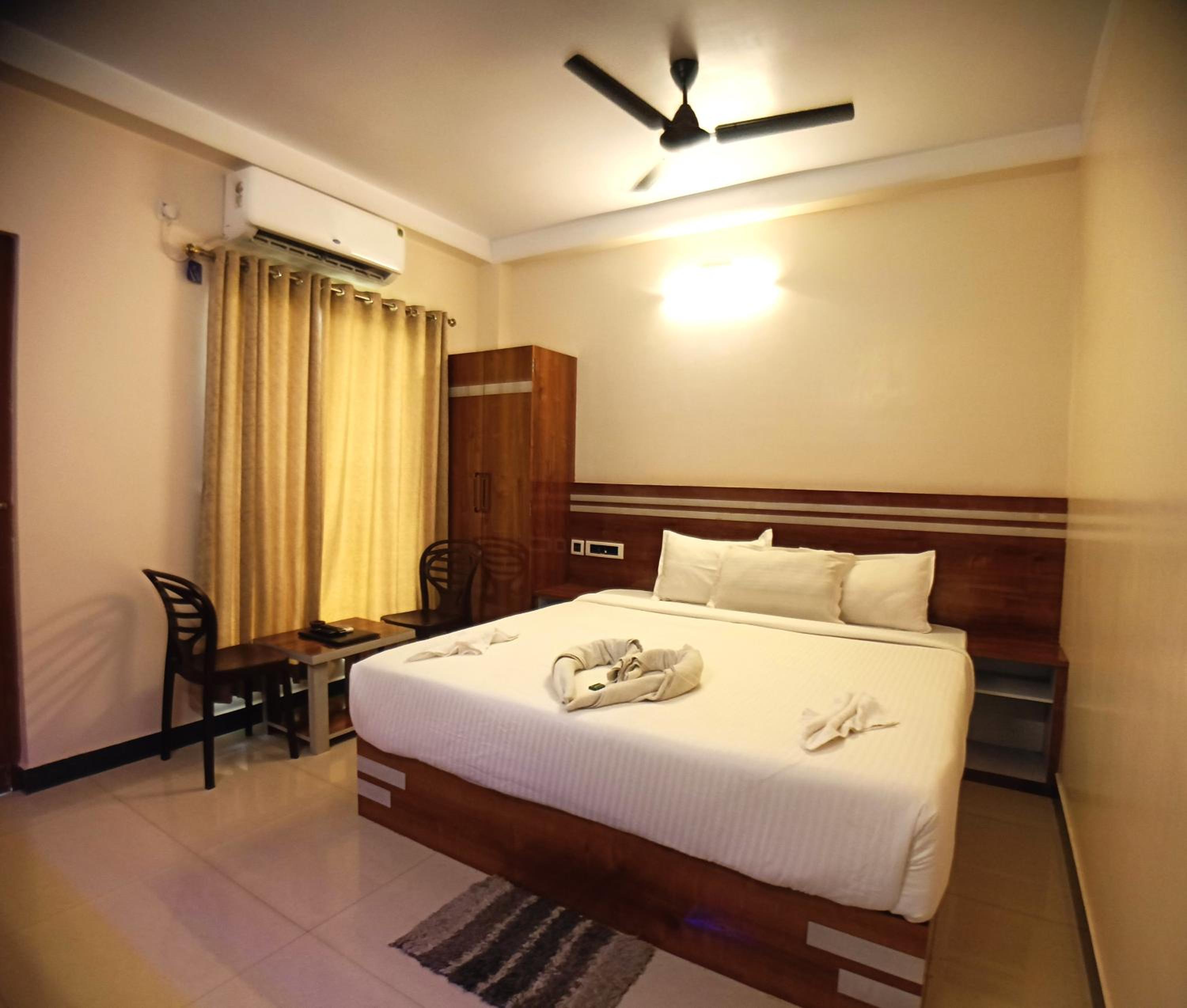 Deluxe Room - Photo 2