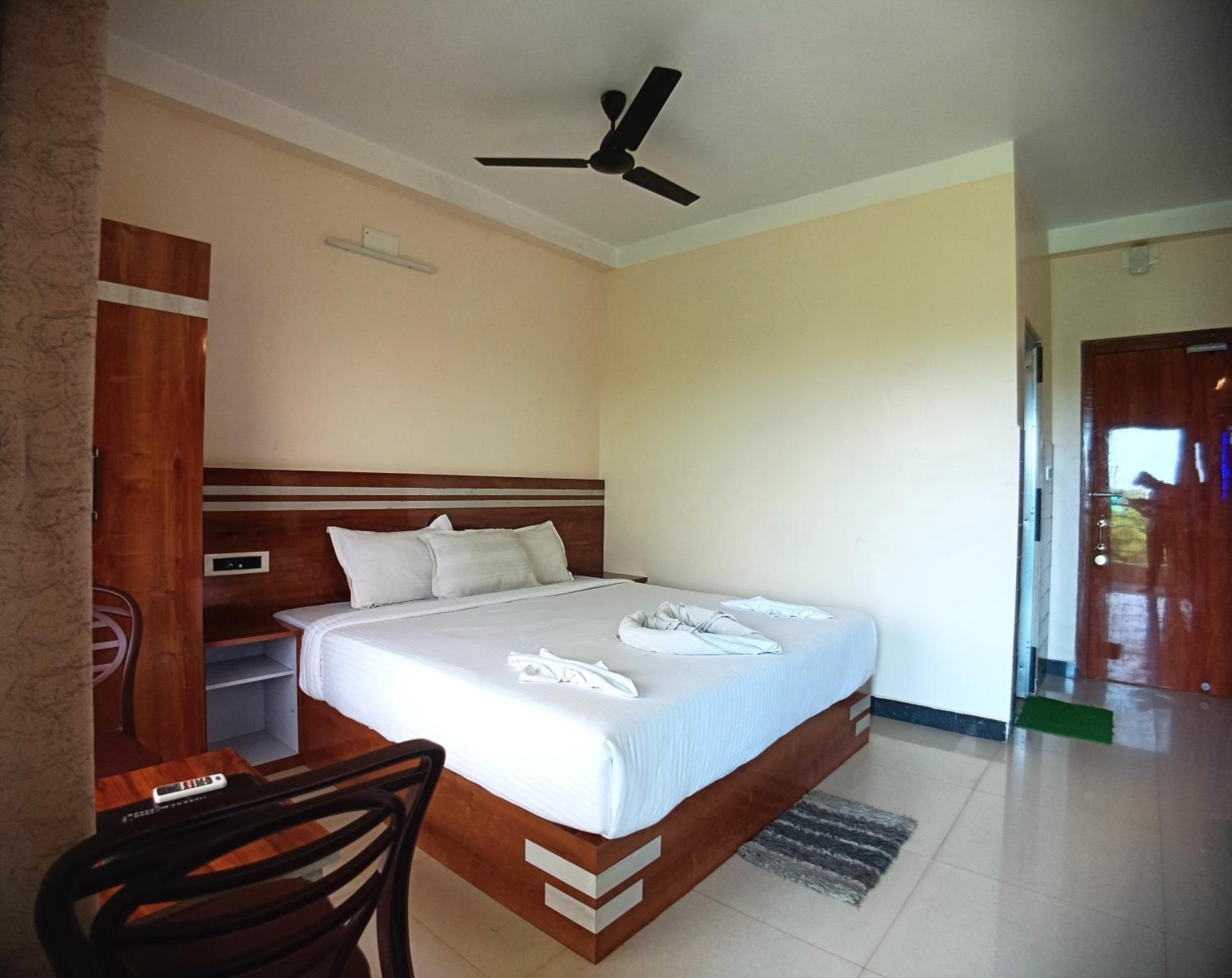 Deluxe Room - Photo 3