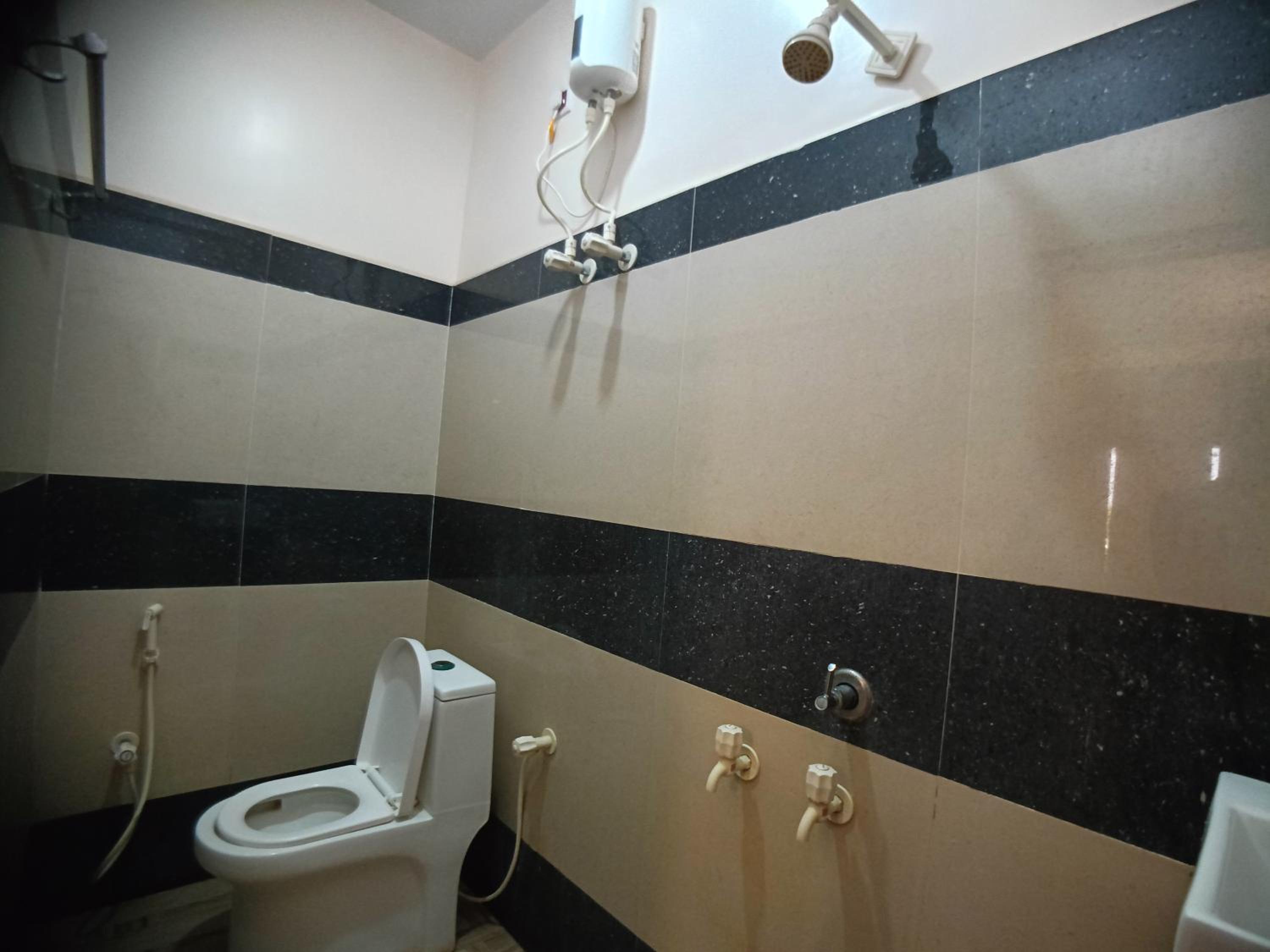 Family Room - Photo 16