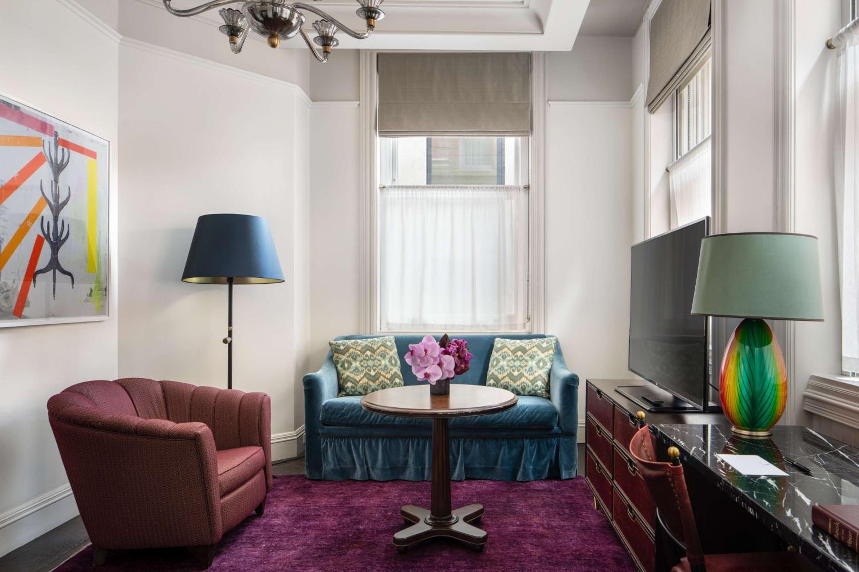 One-Bedroom Corner Suite