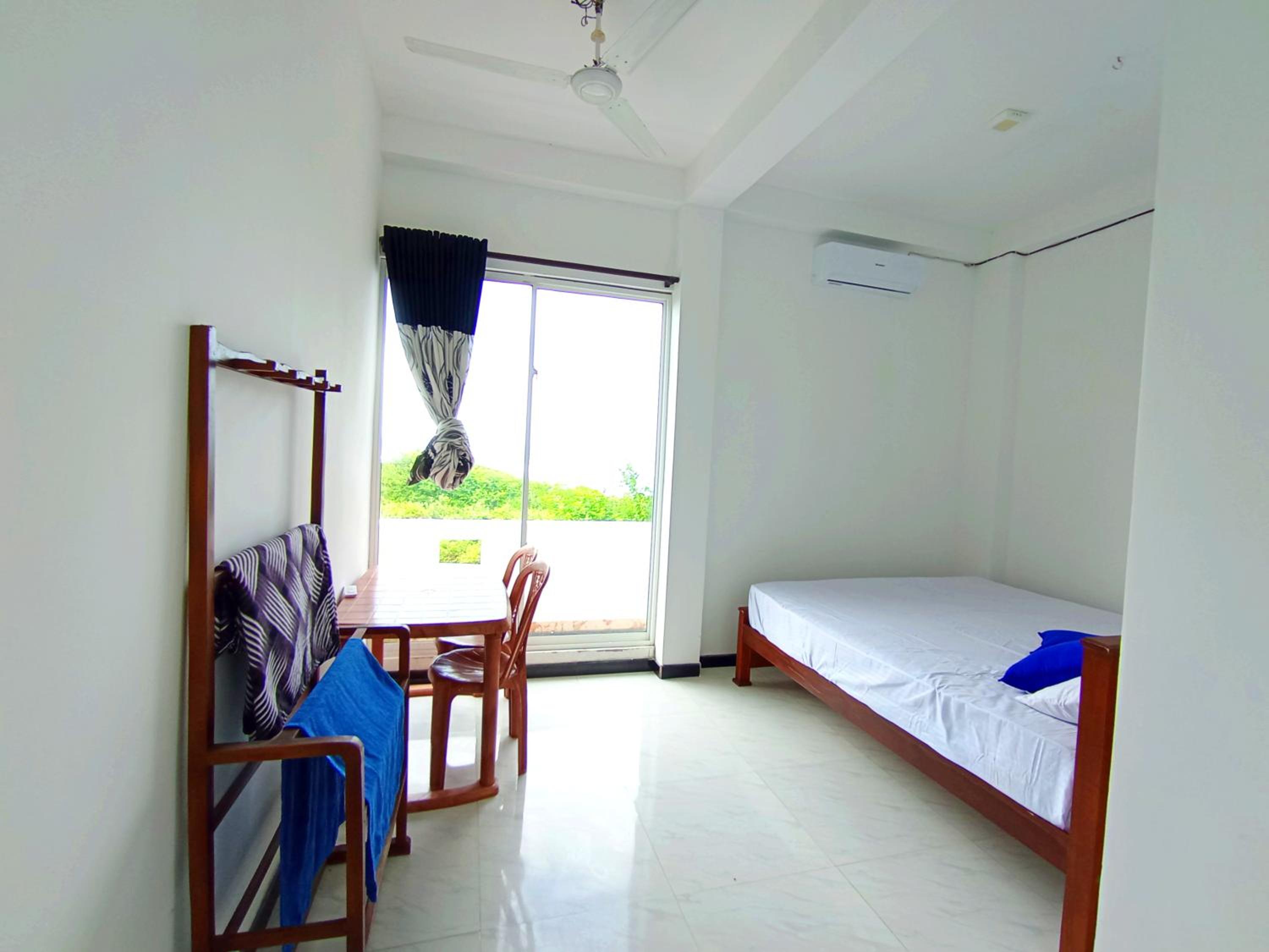Deluxe Double Room with Balcony and Sea View