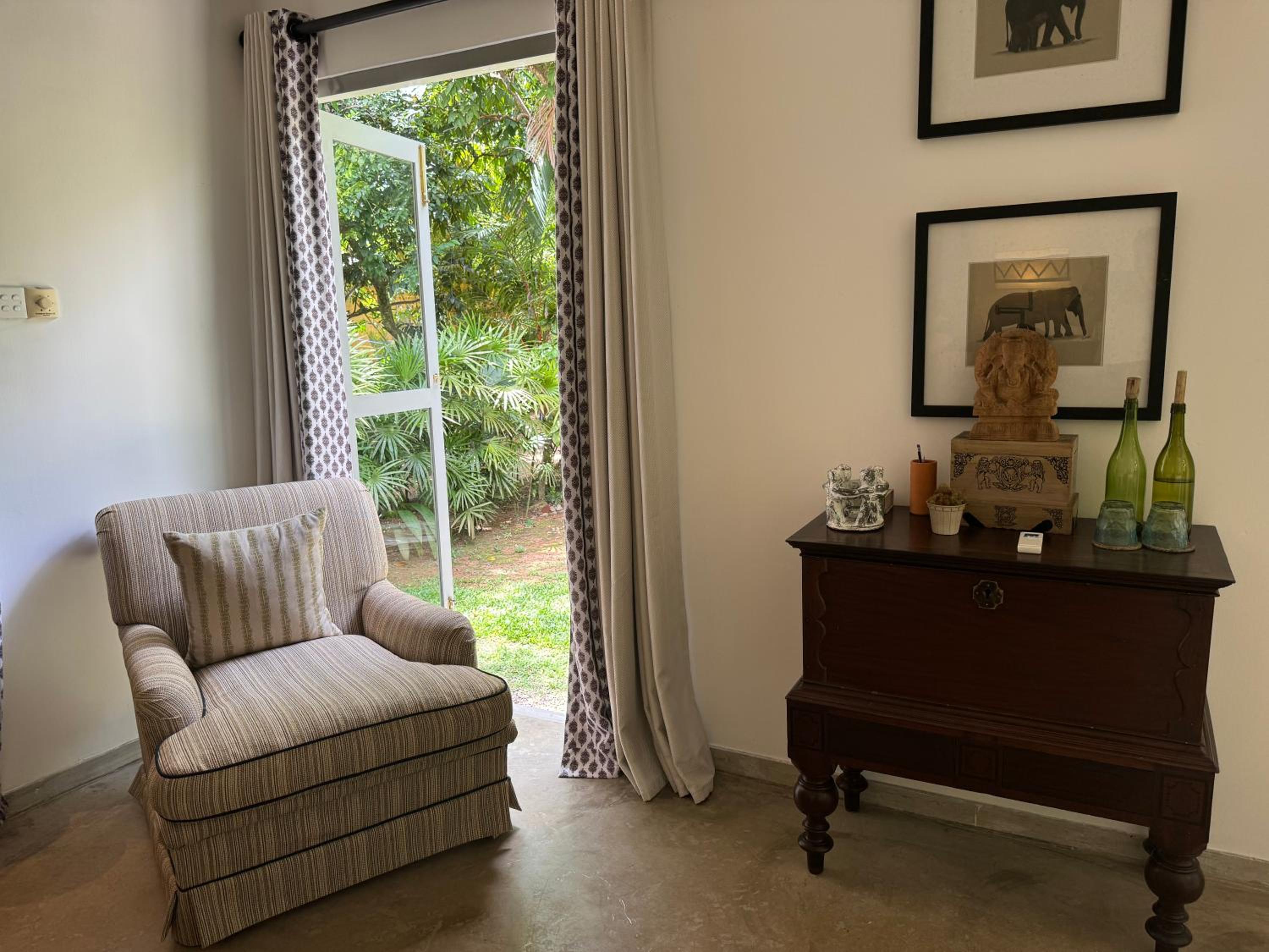 Standard Twin Room - Photo 4