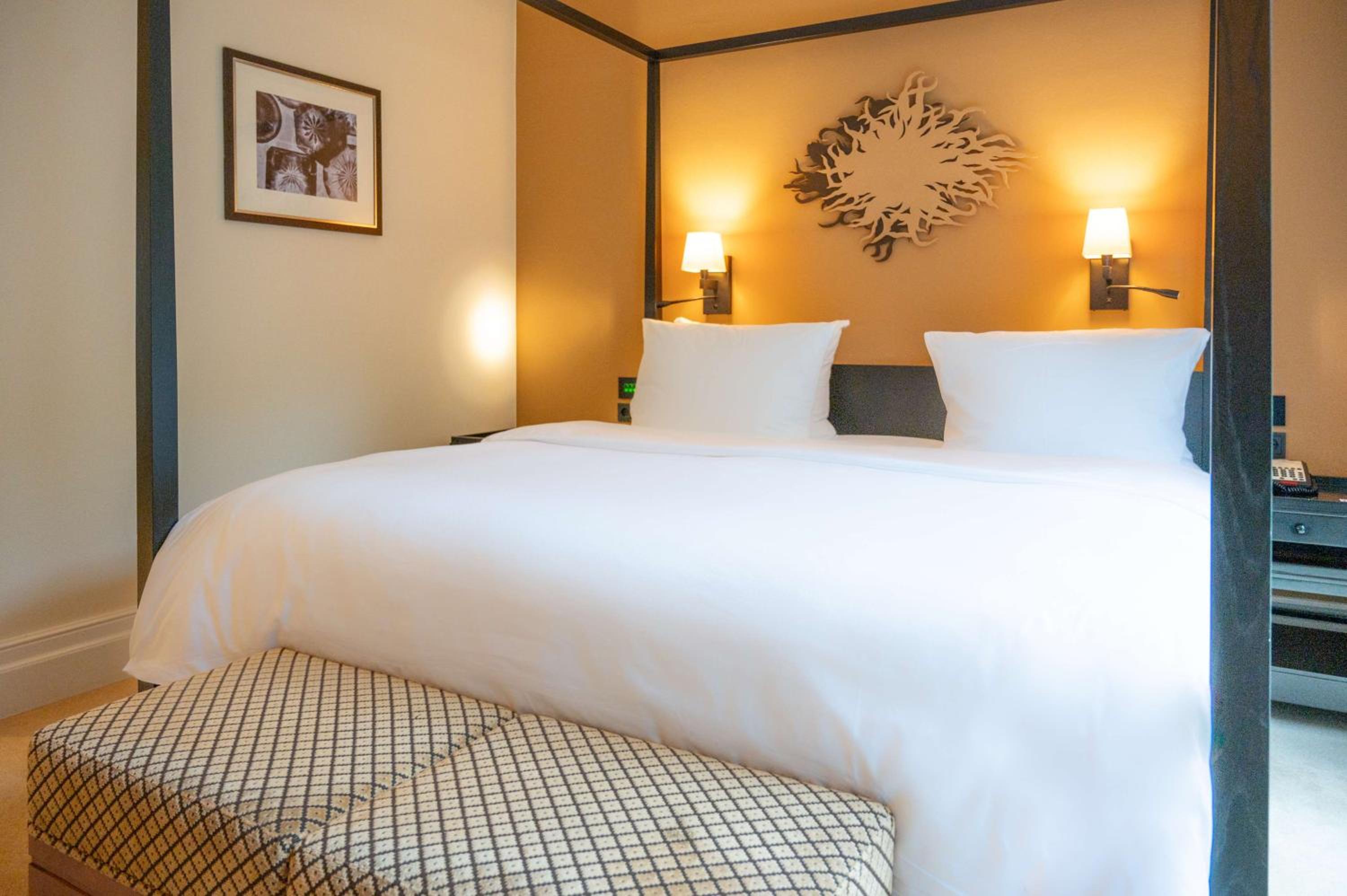 Two-Bedroom King Suite thumbnail 6