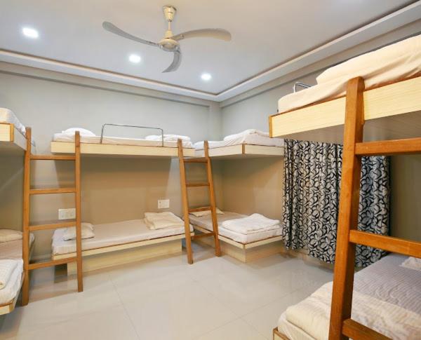 8-Bed Mixed Dormitory Room photo 1