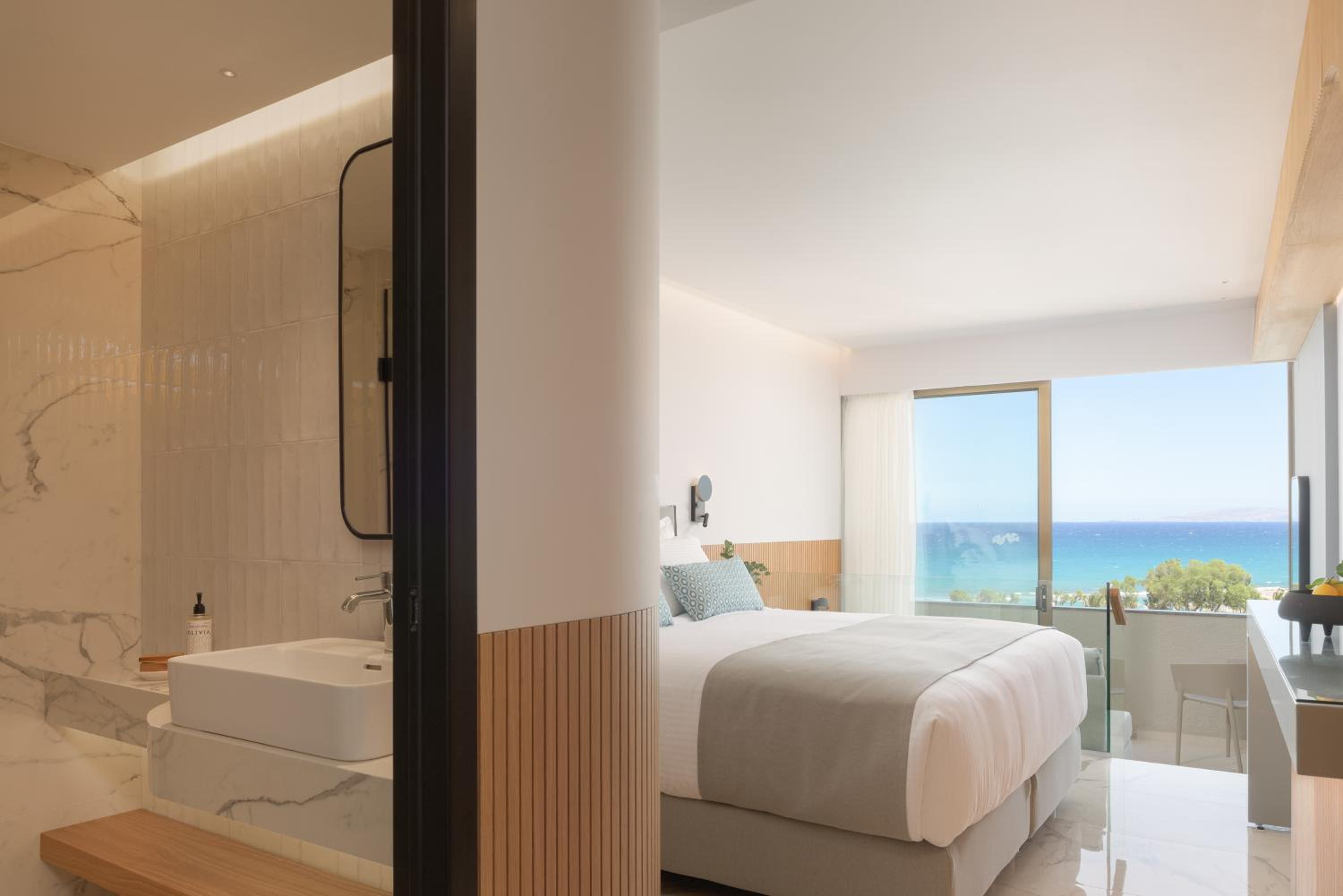 Premium Sea View Room - Photo 1