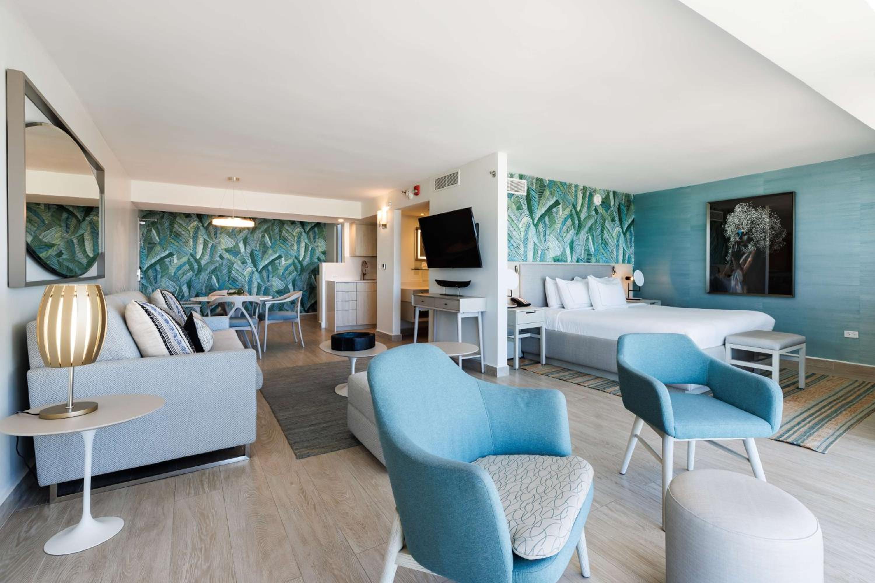 Penthouse Suite - Photo 1