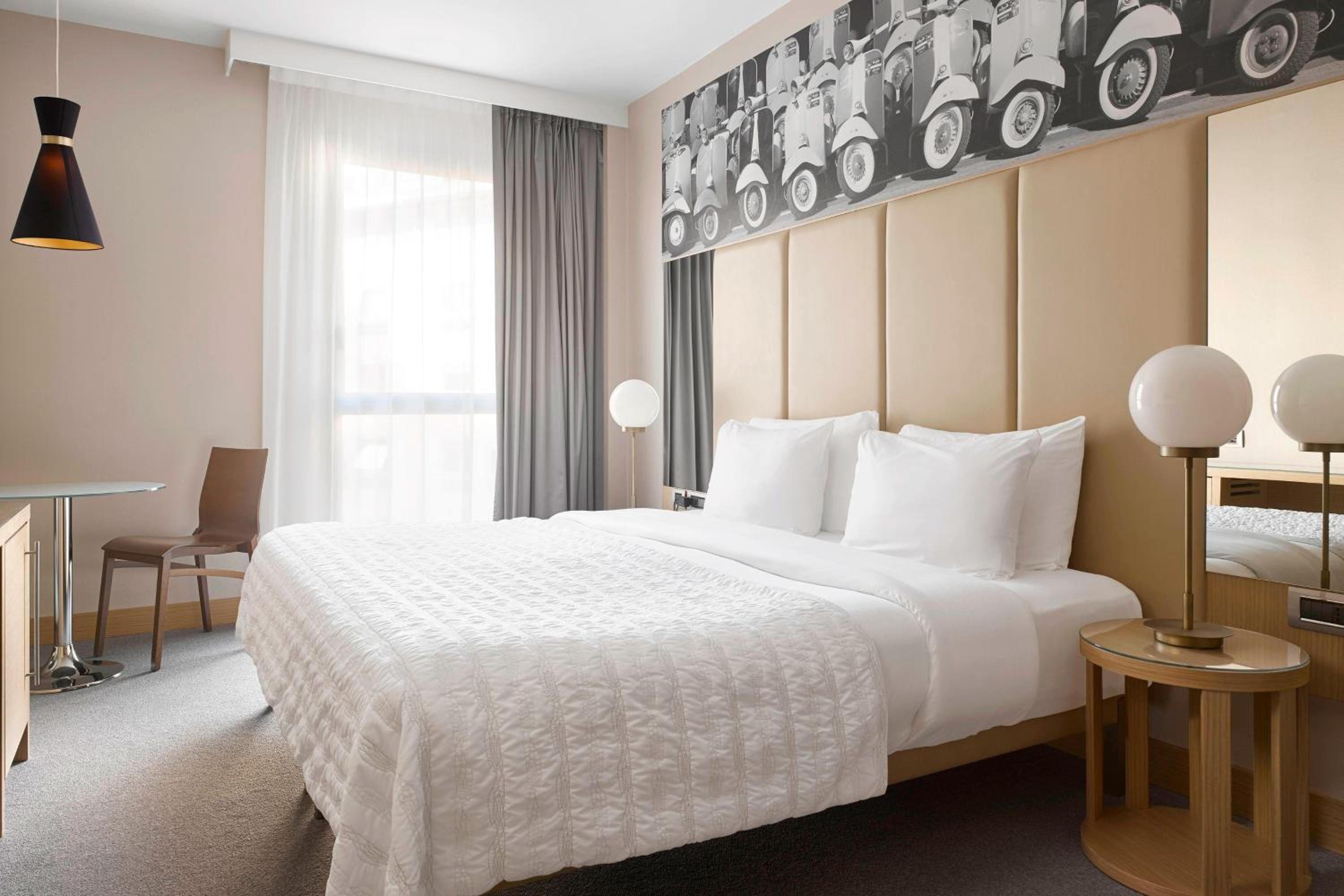 Executive Triple Room, 1 Bedroom Larger Suite, City view