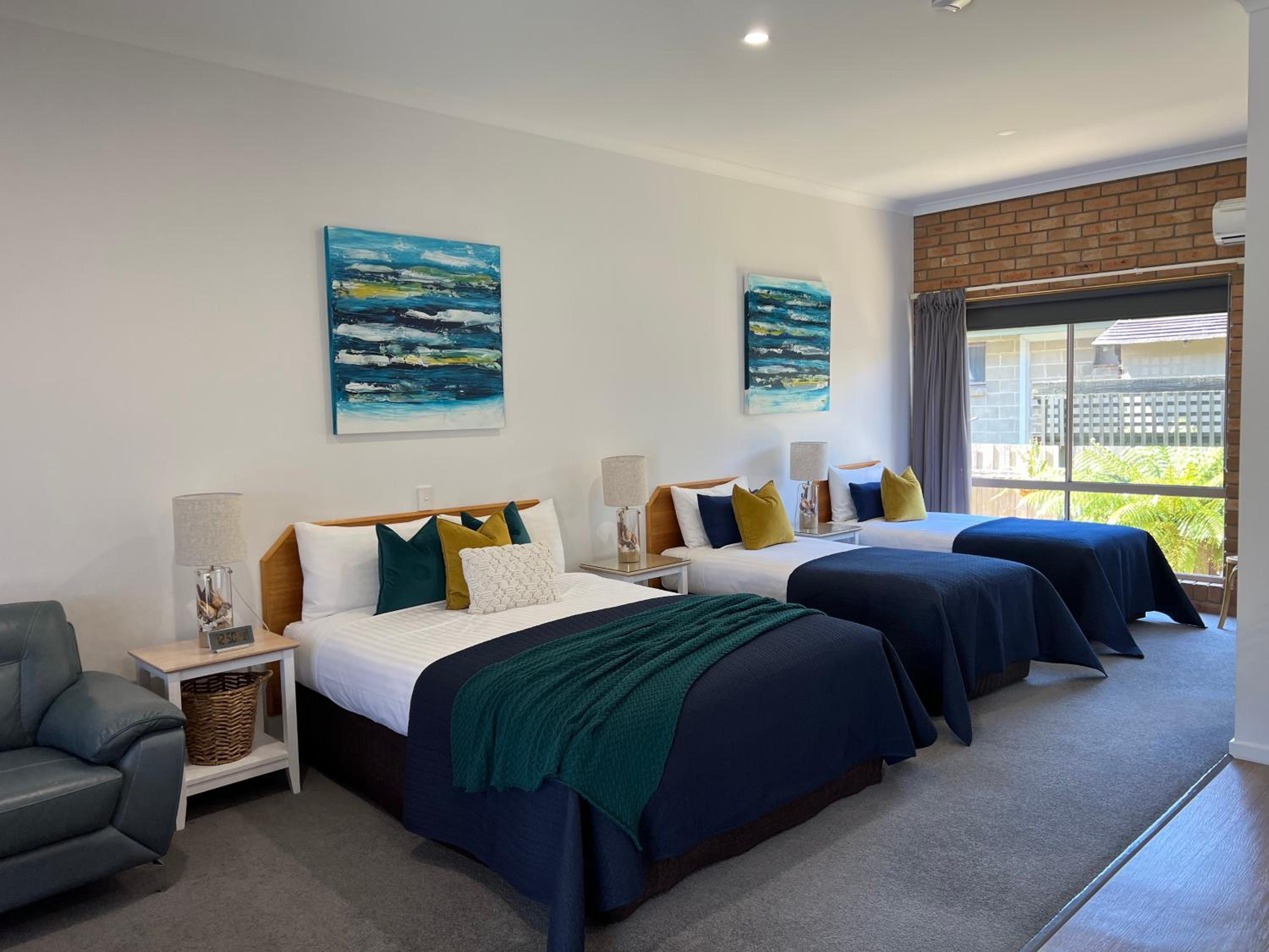 Deluxe Quadruple Room photo 2
