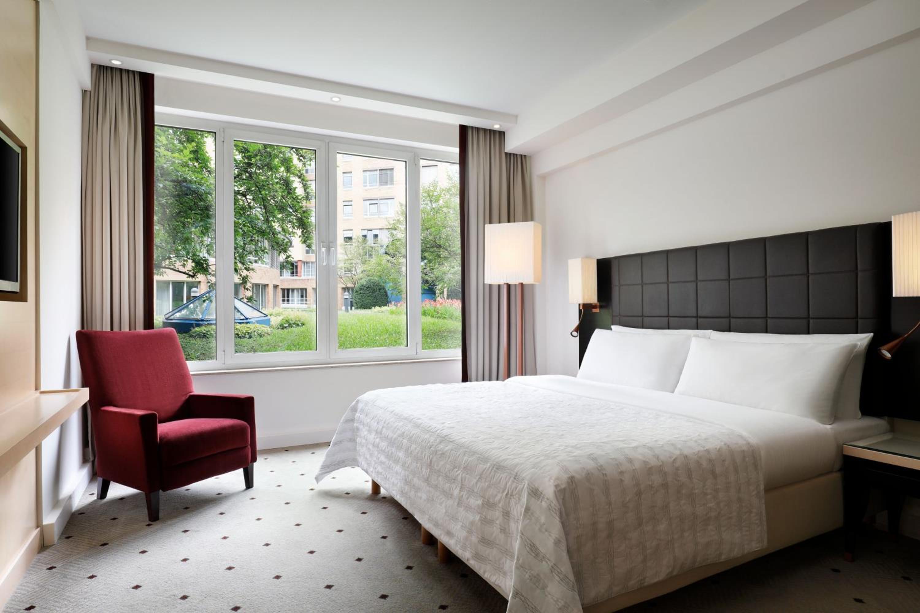 Superior King Room photo 2