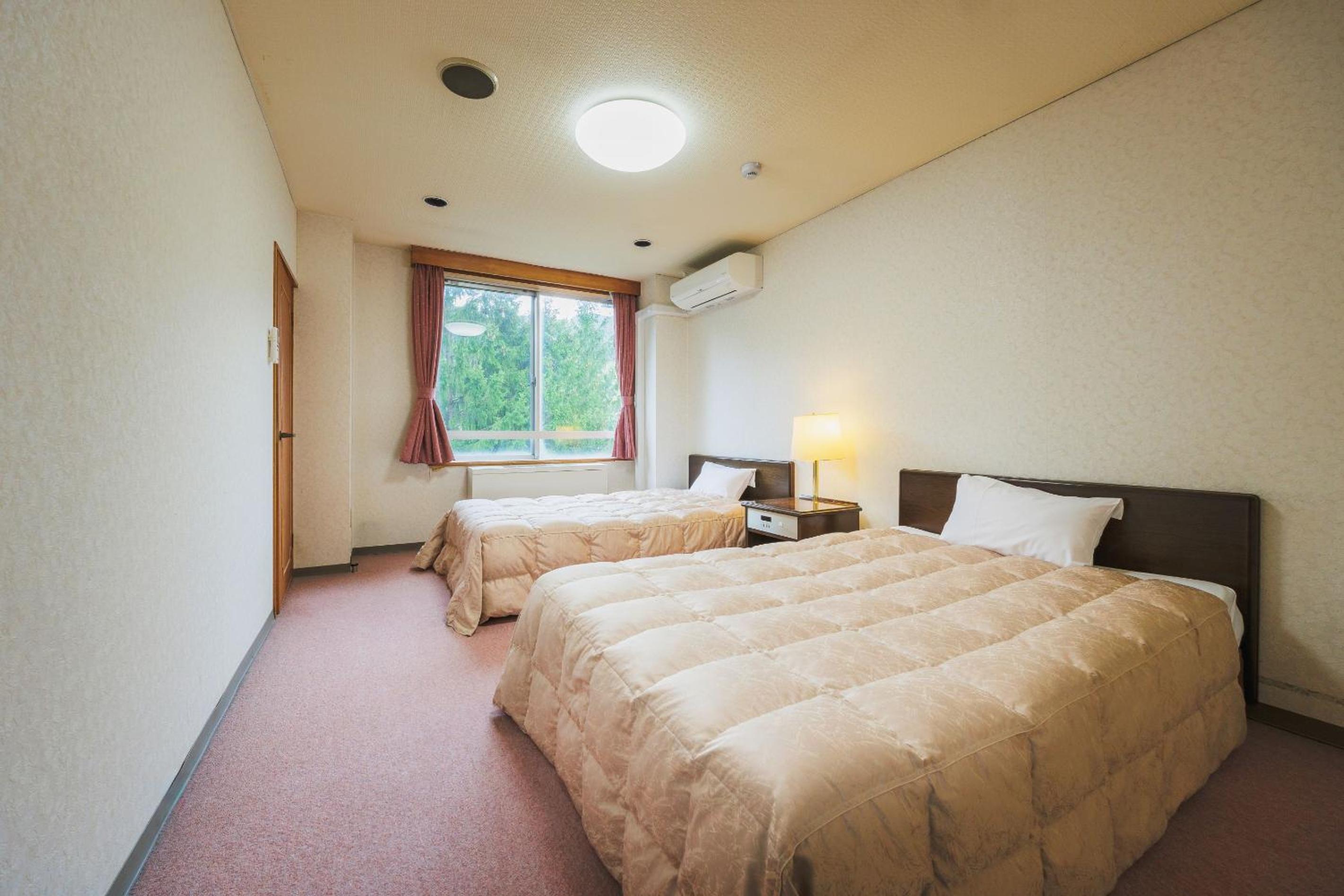 Deluxe Japanese Western Room - Non-Smoking - Photo 9