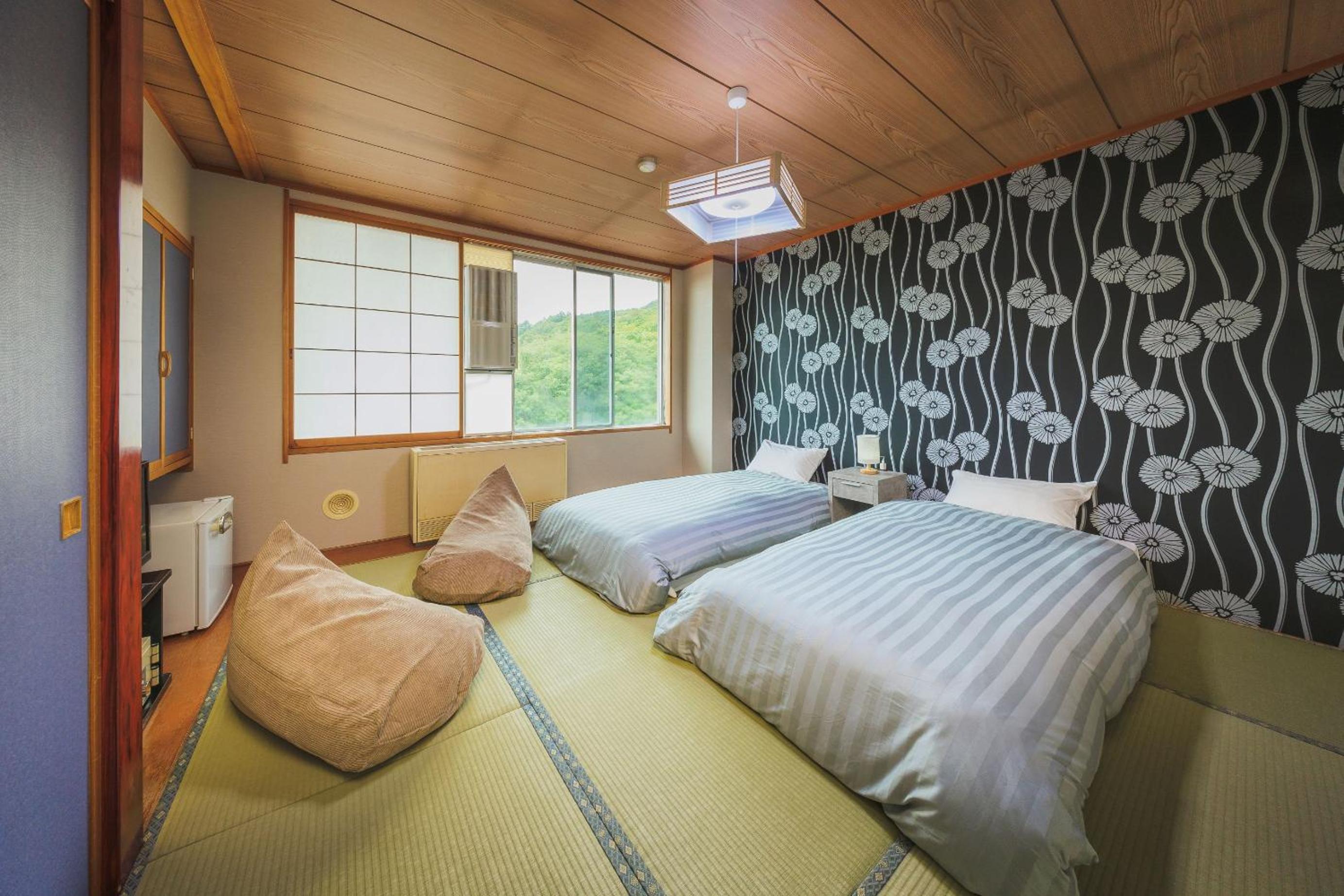 Japanese-Style Twin Room with Bed - Non-Smoking - Photo 1