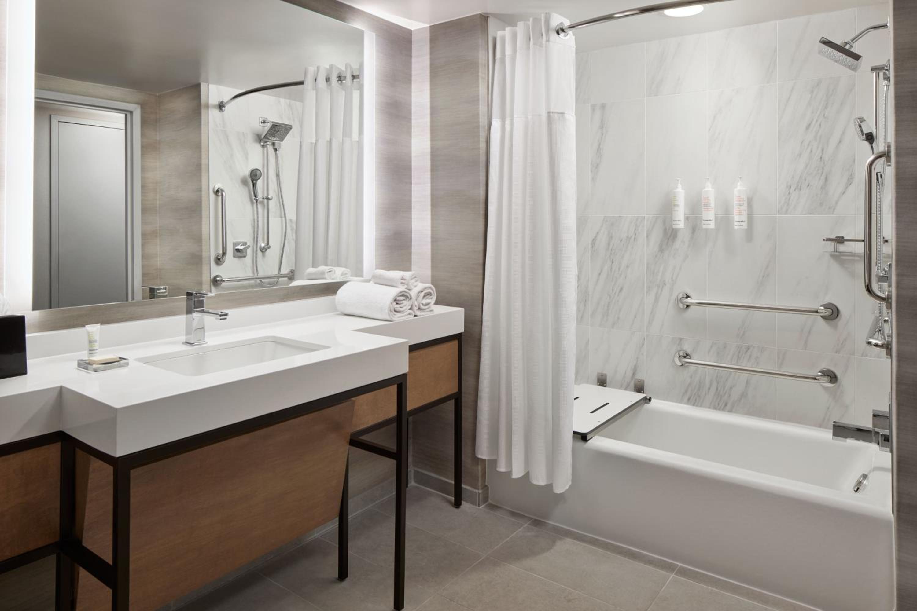 King Room - Club Lounge Access