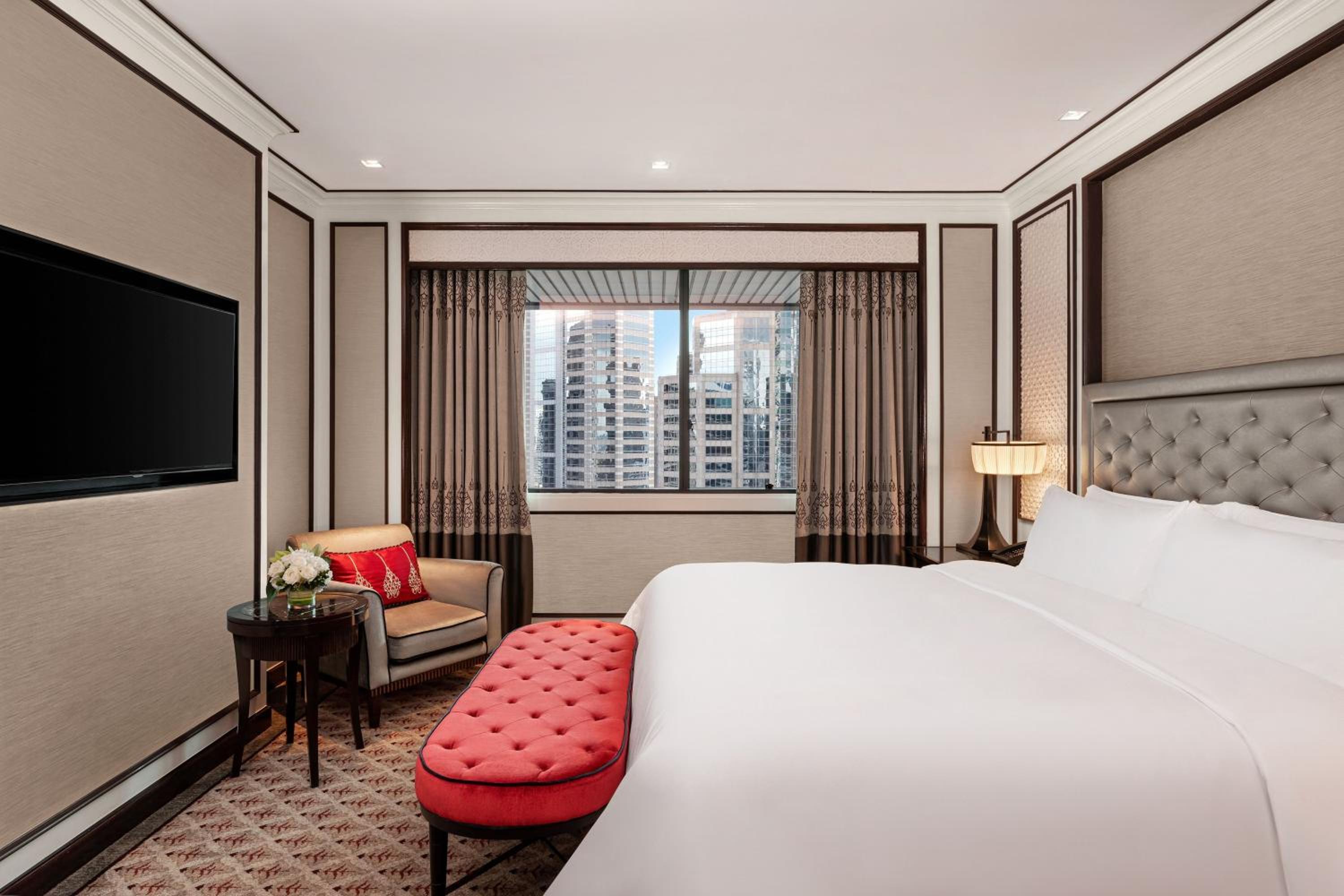 Family Suite, Club lounge access, 2 Bedroom Suite, City view