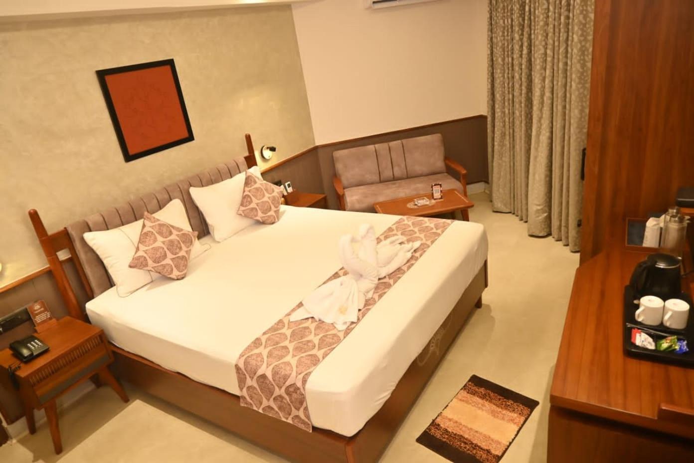Ac Deluxe Twin Suite Room with balcony