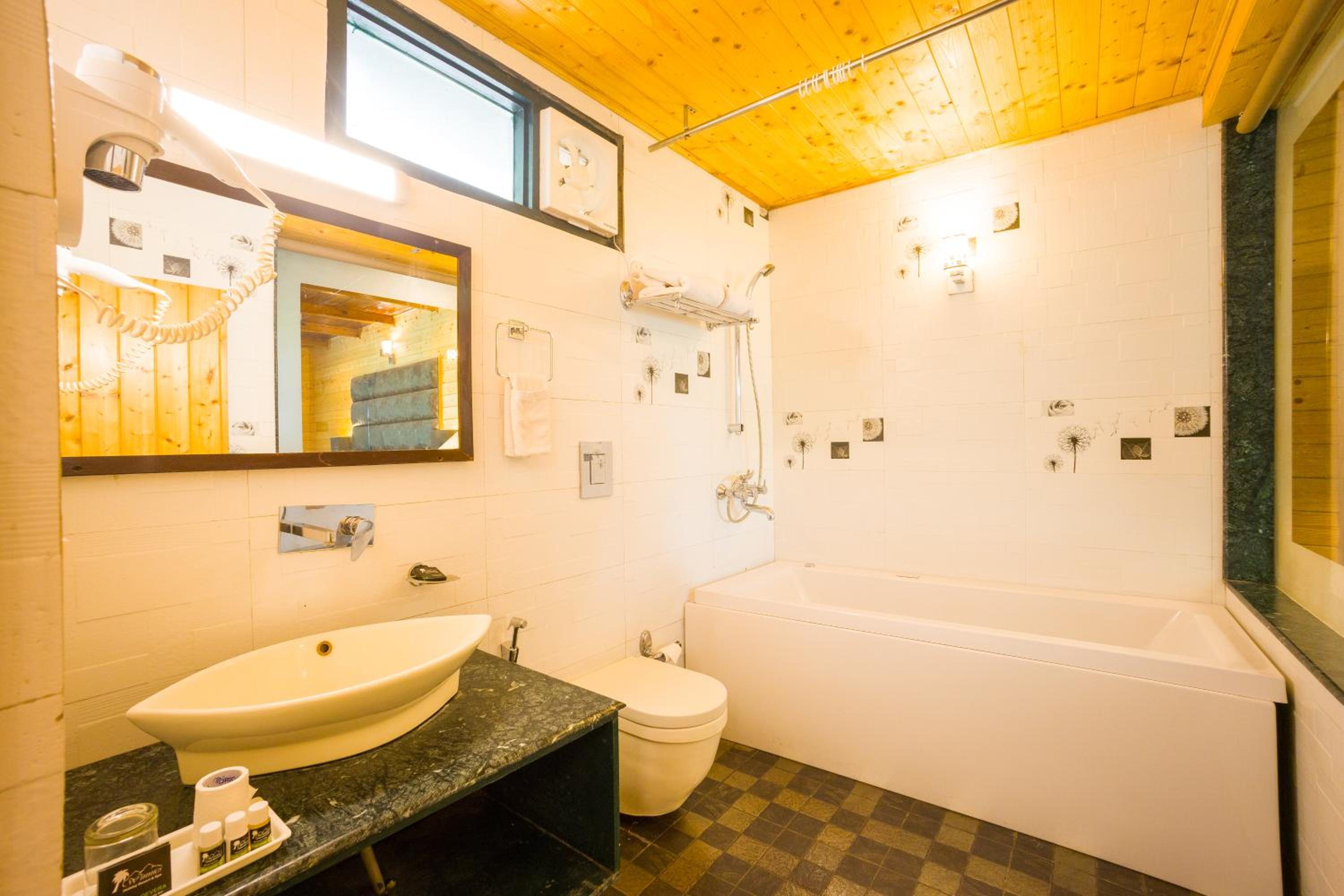 Premium Room with Jacuzzi Valley Facing photo 2