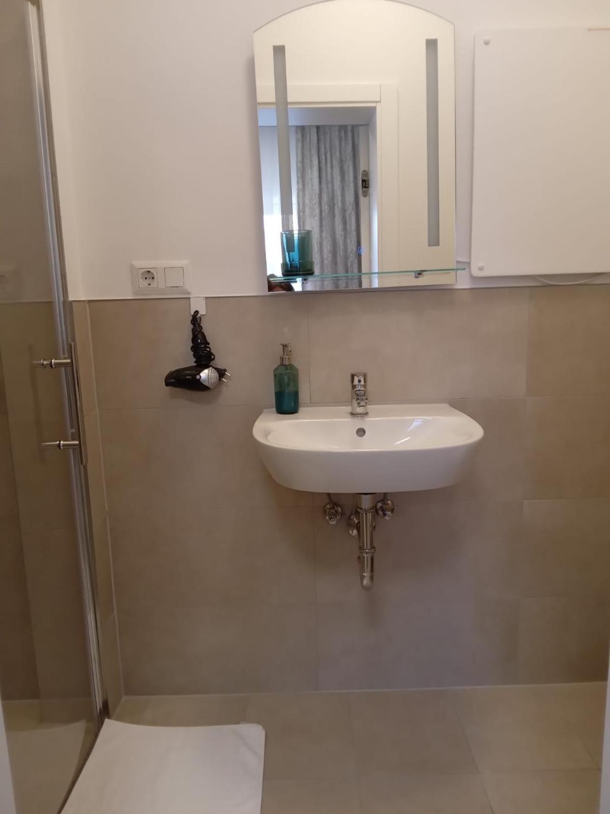 Standard Triple Room photo 2