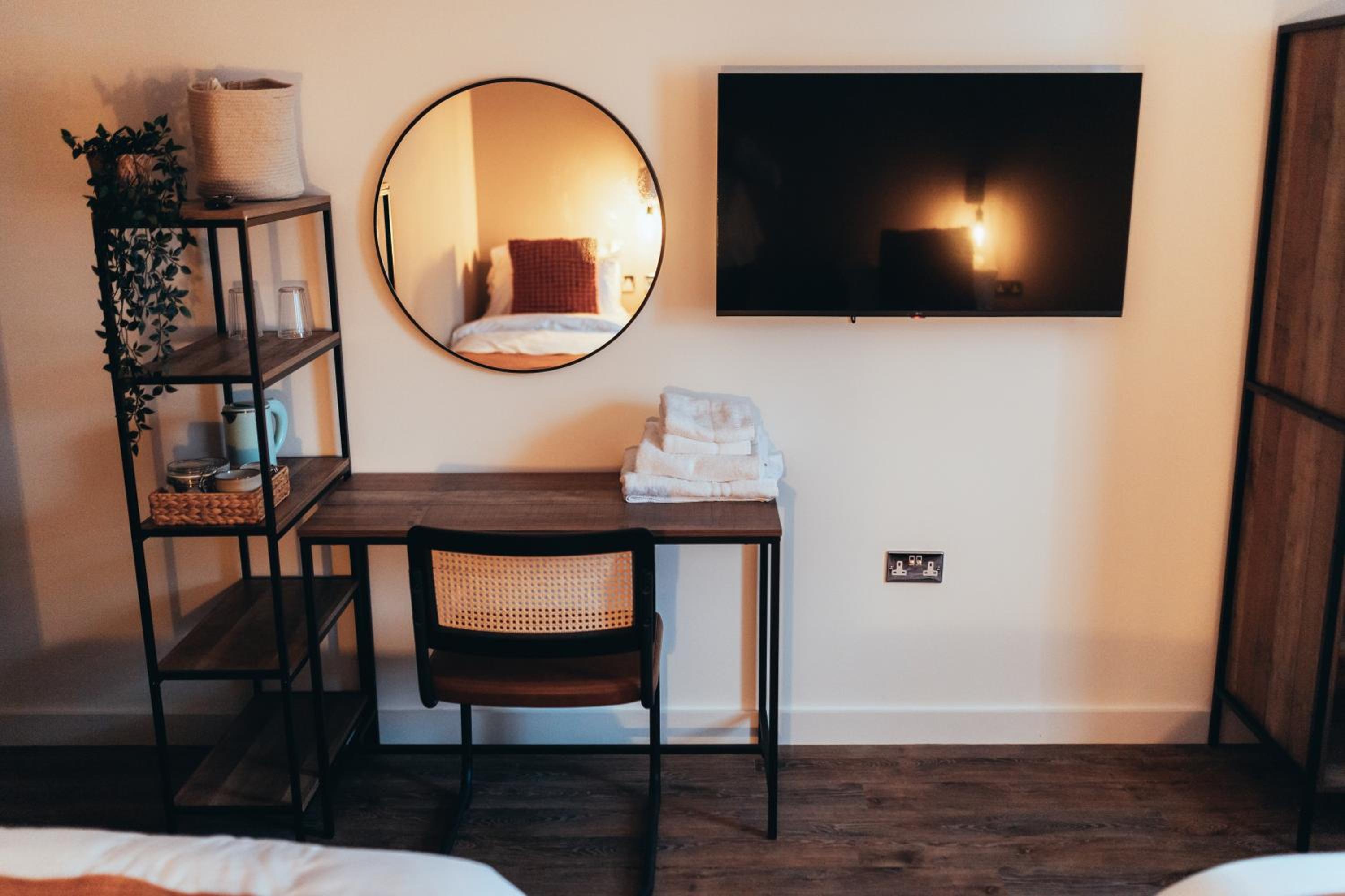 Deluxe King Room photo 1