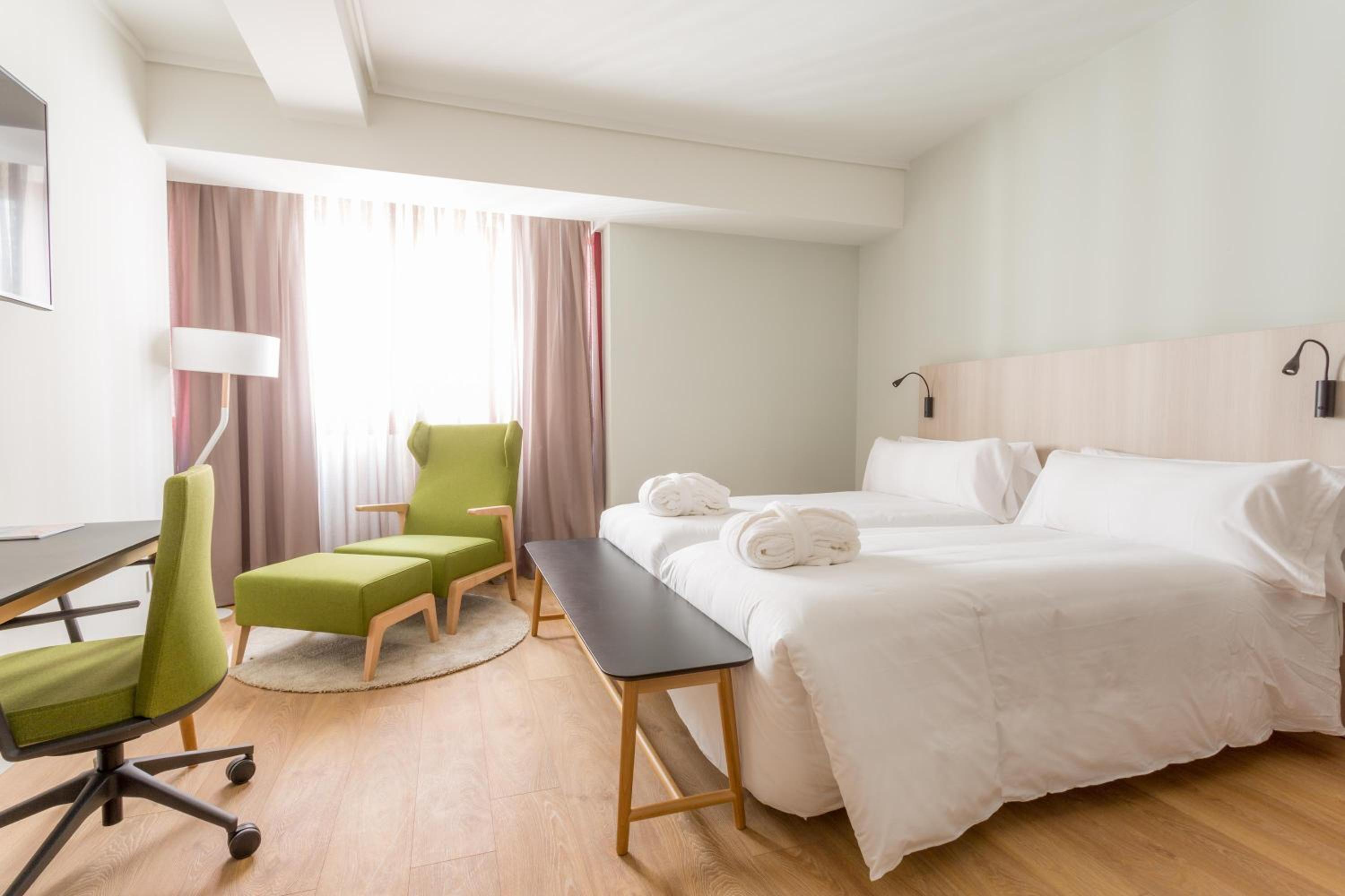 Superior Double or Twin Room - Photo 10