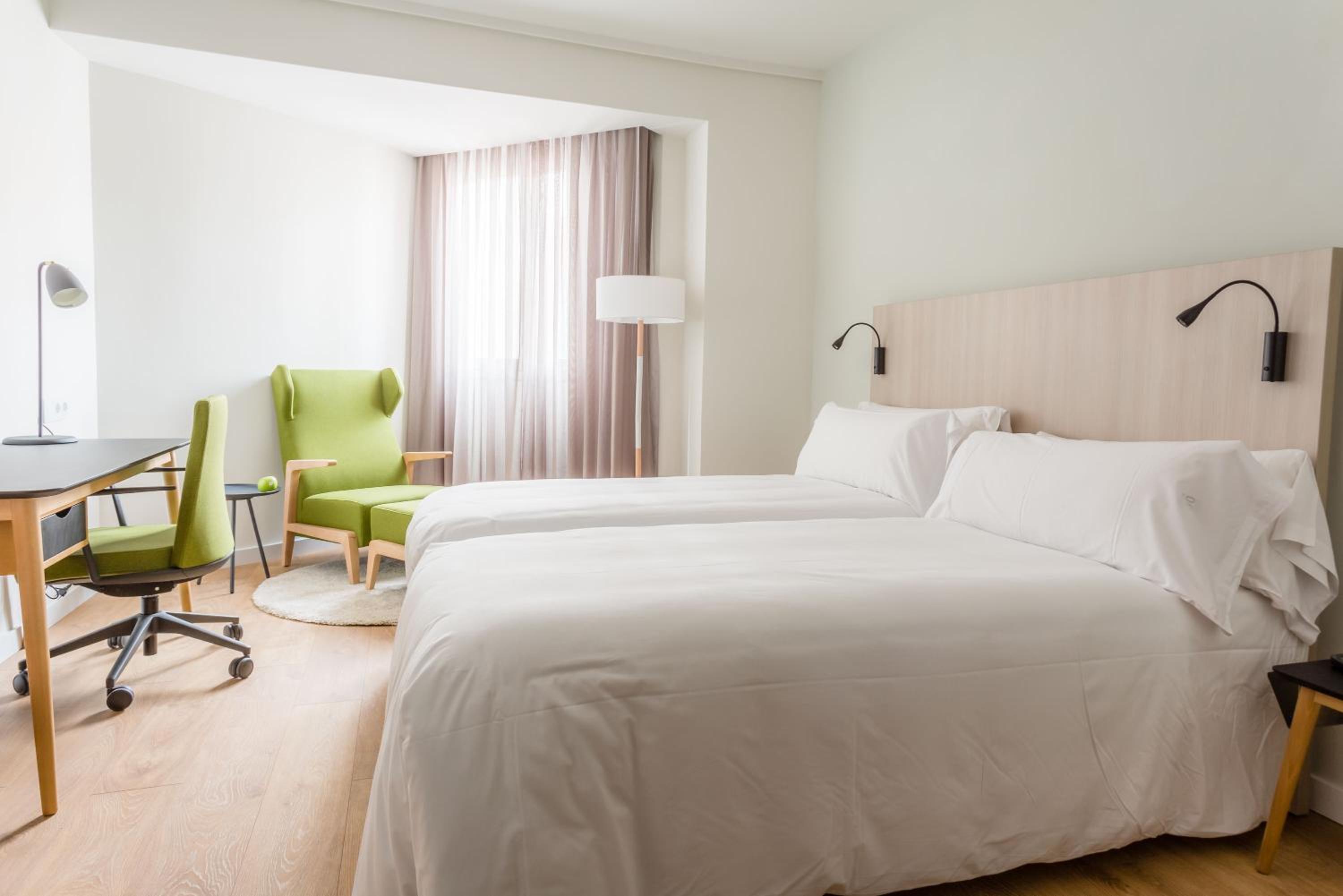 Standard Double or Twin Room - Photo 1