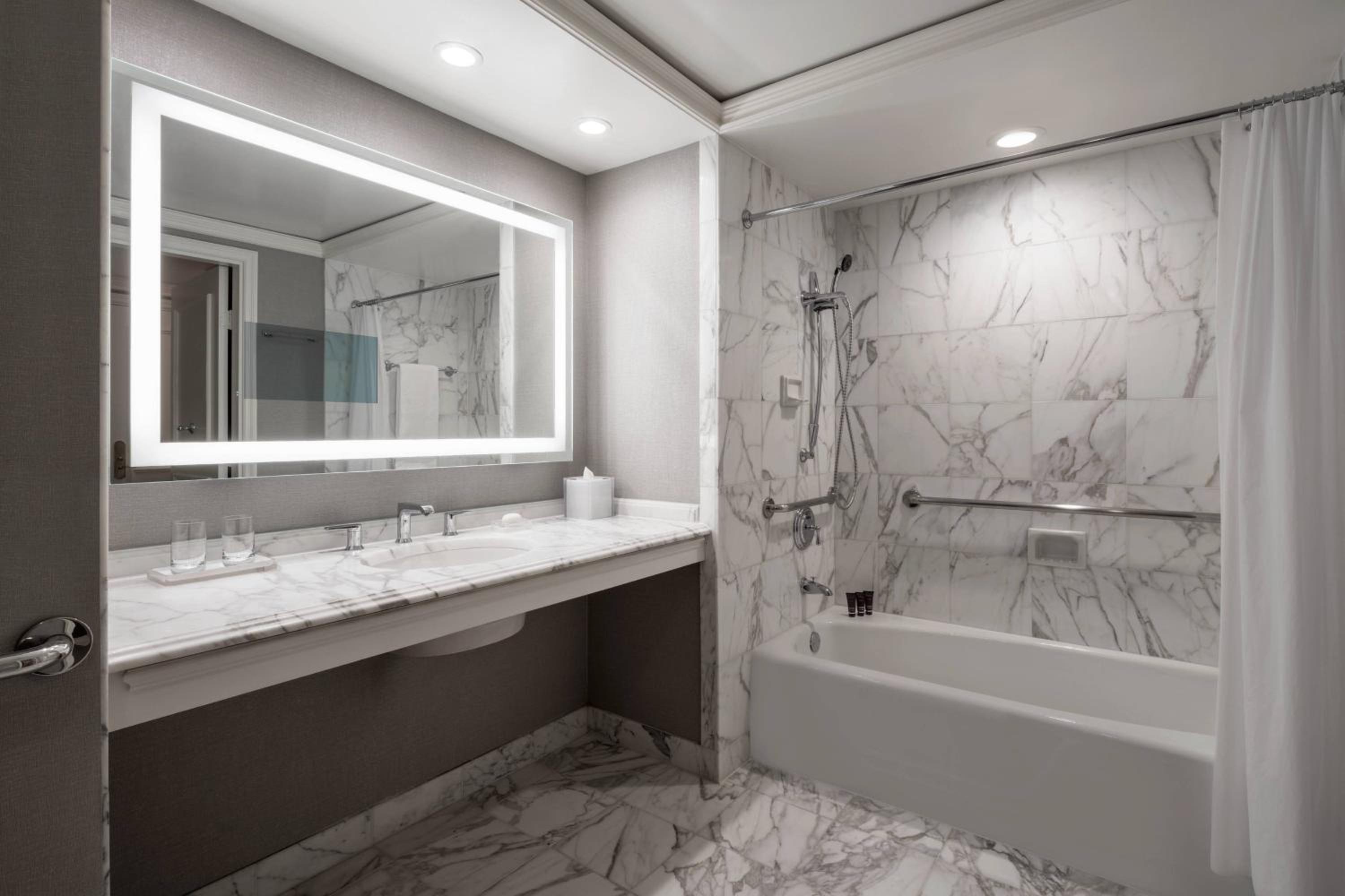 Standard King Room with Roll-In Shower - Mobility/Hearing Accessible - Photo 3