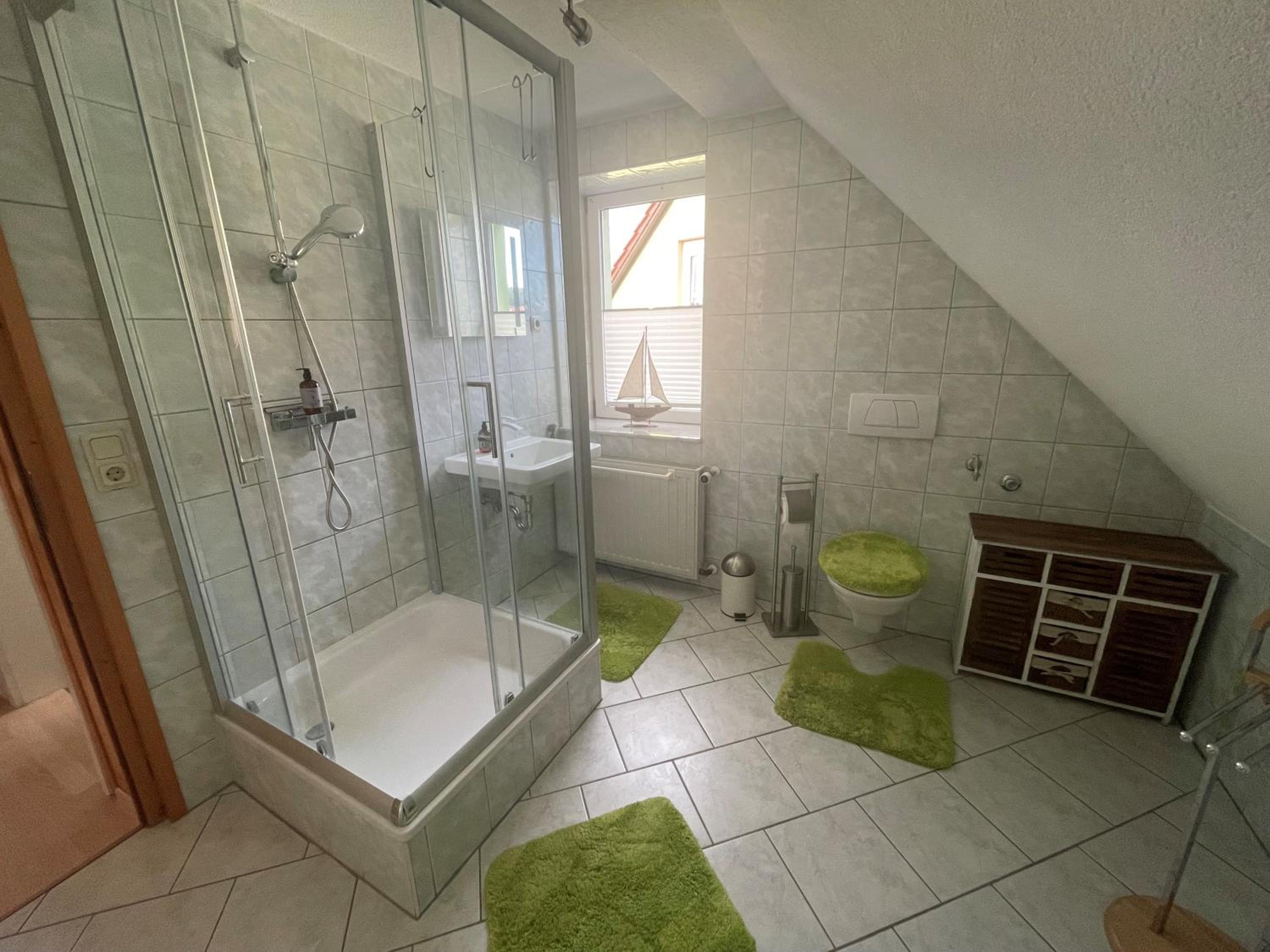 Two-Bedroom Apartment with View photo 3