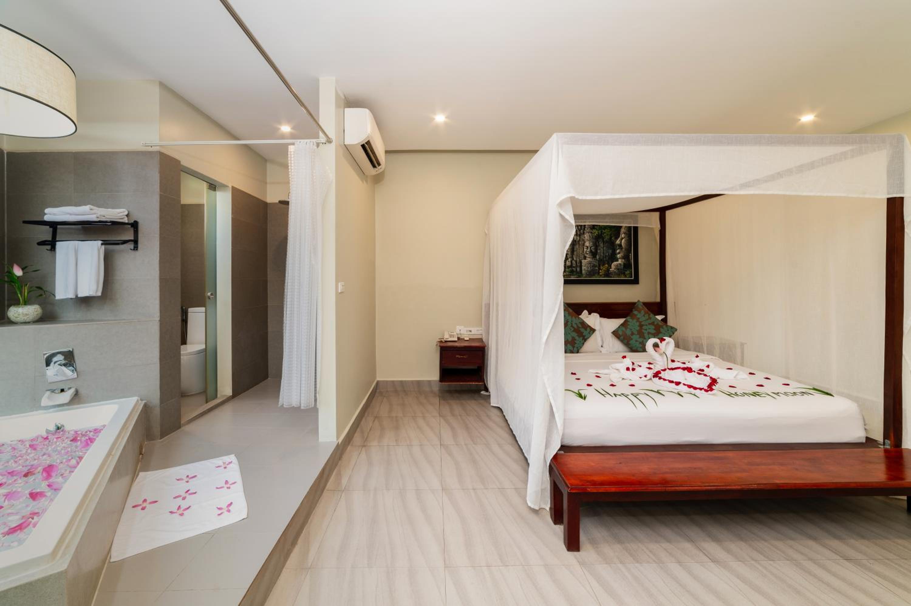 Suite King Room - Photo 11
