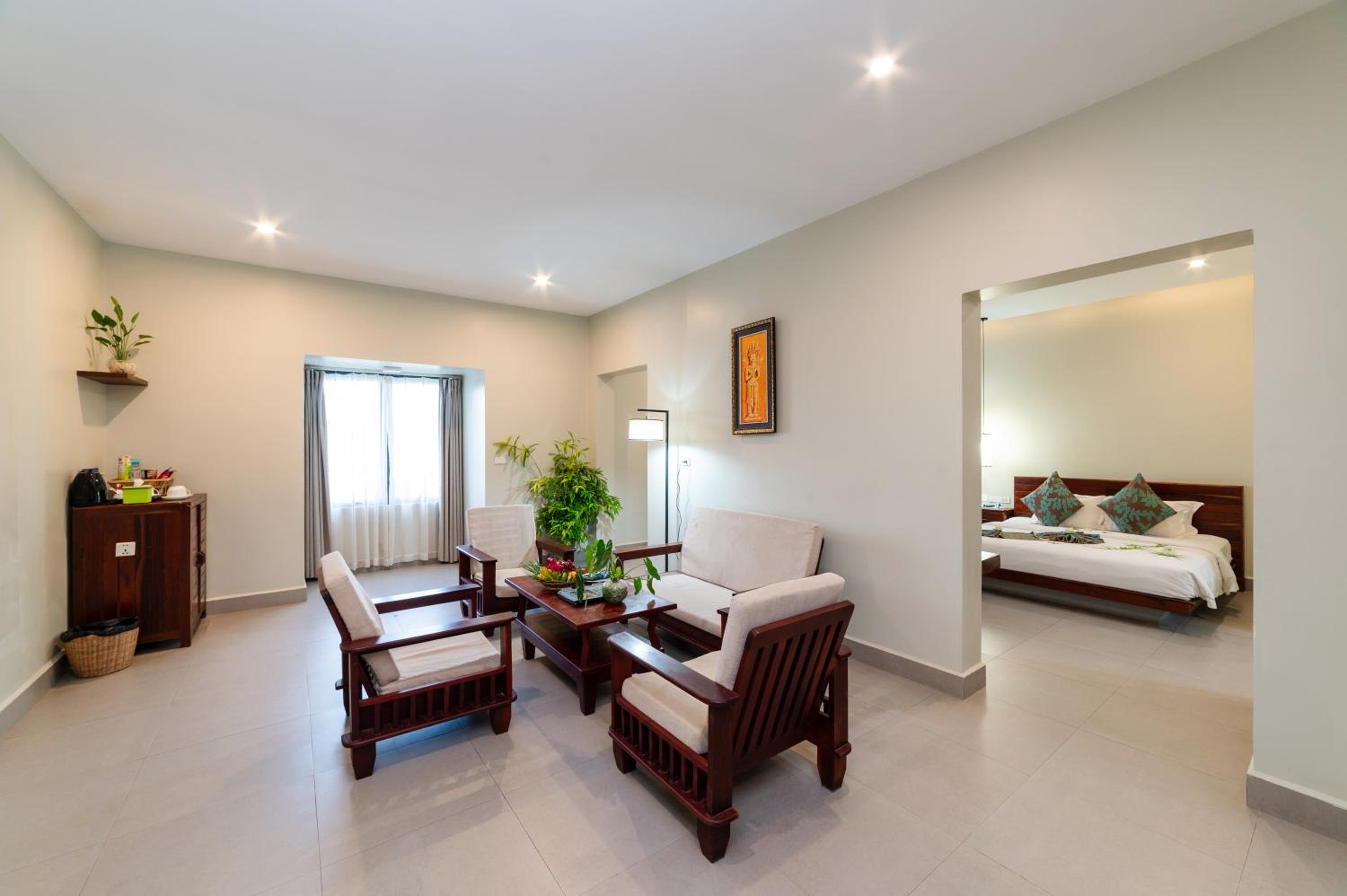 Family Suite with City View - Photo 9