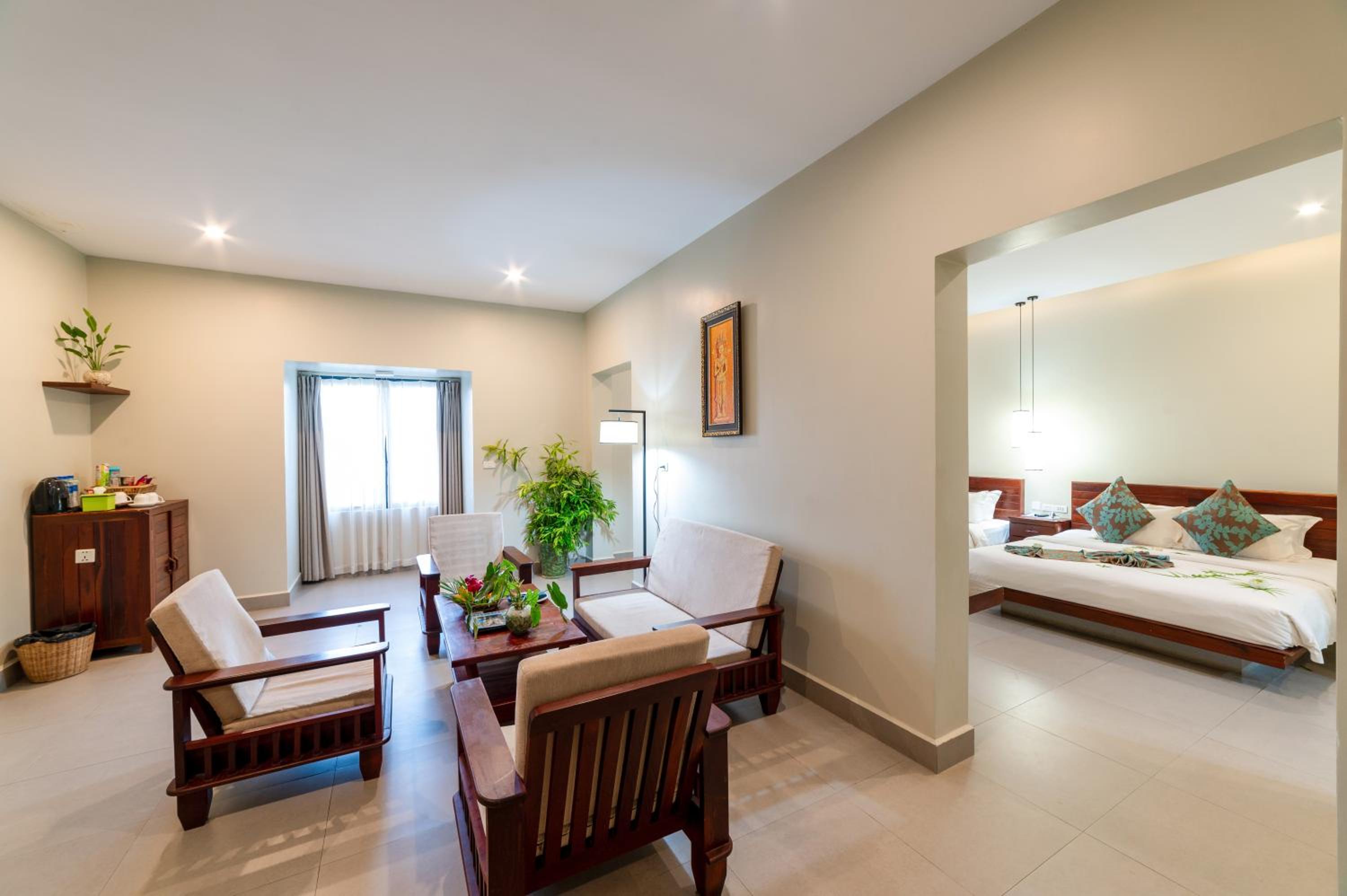 Family Suite with City View - Photo 10