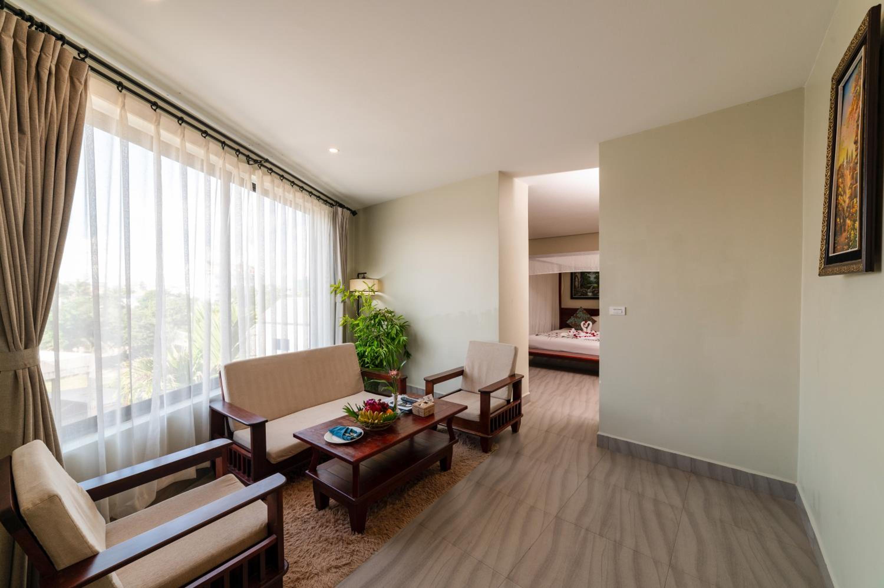 Suite King Room - Photo 7