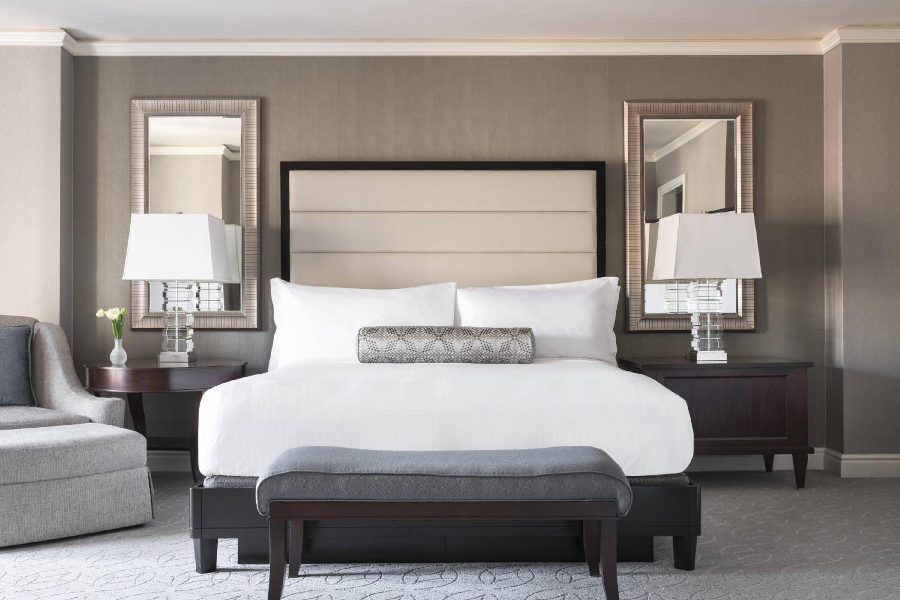 Executive One-Bedroom King Suite - Photo 4