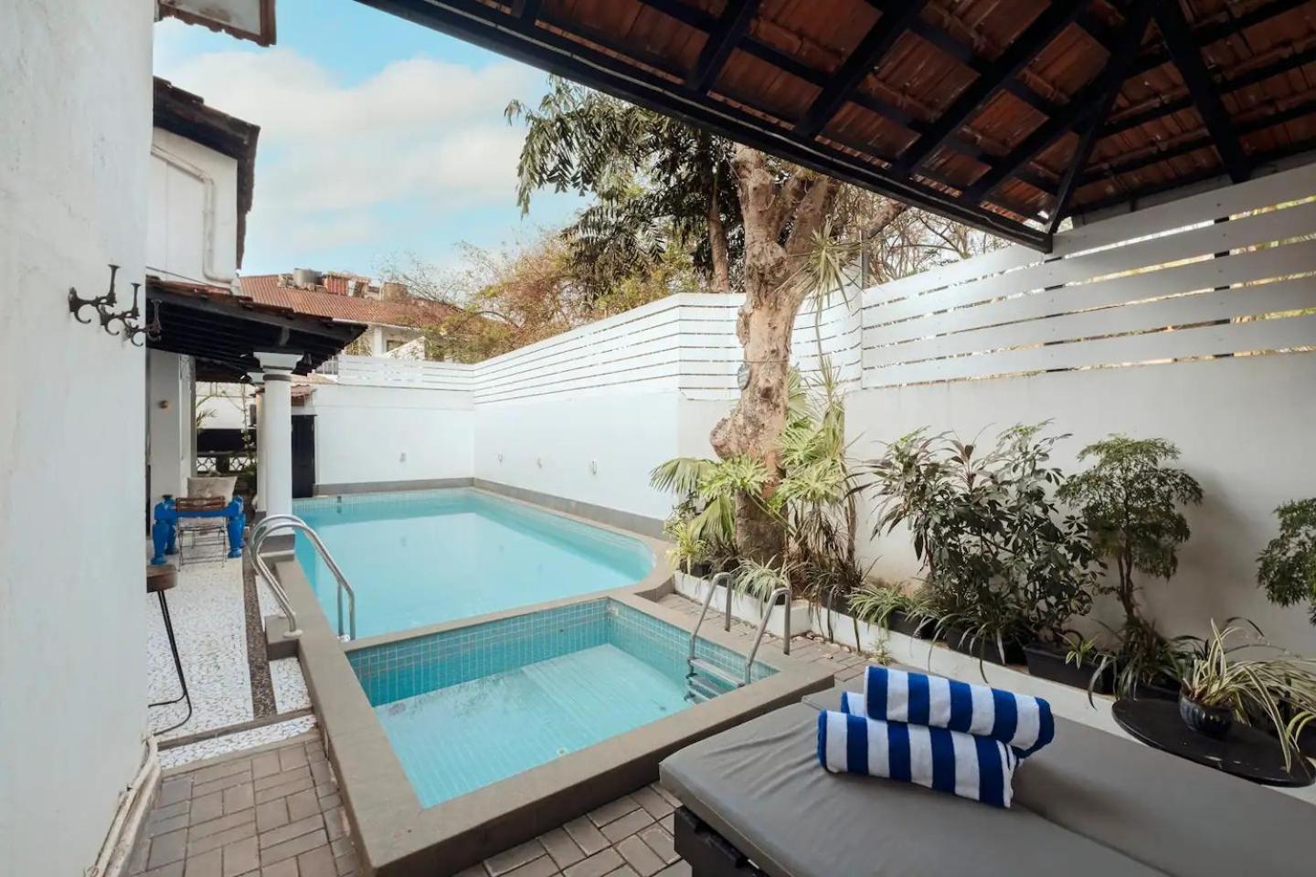 Villa photo 2