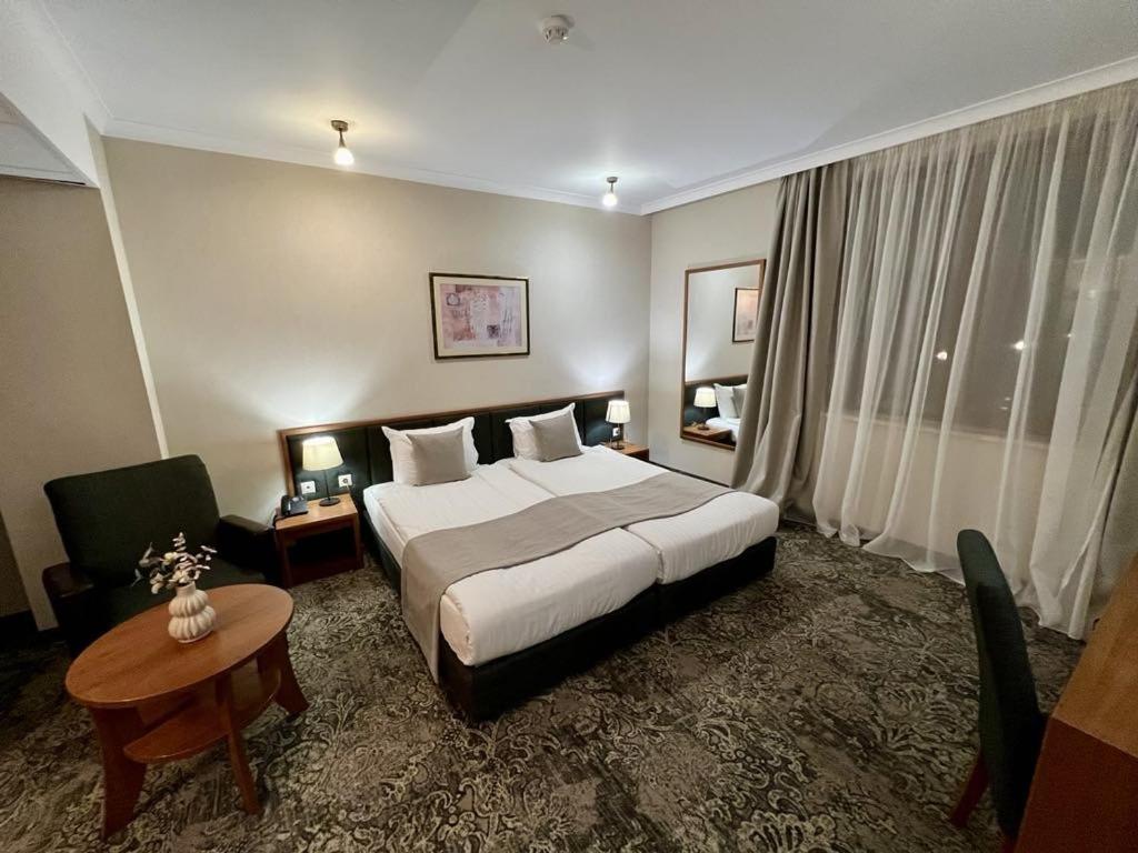 Standard Twin Room photo 2