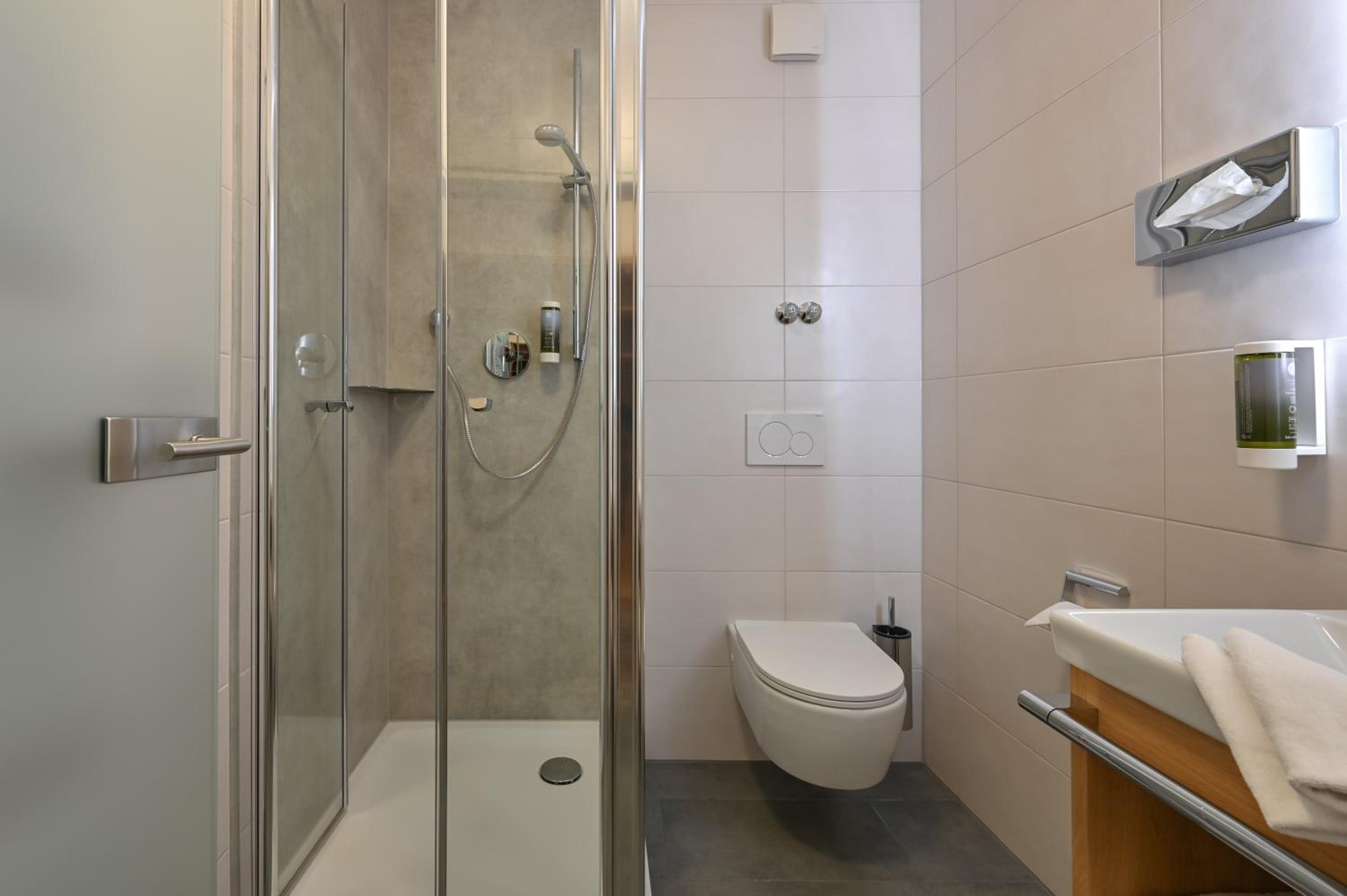 Standard Triple Room - Photo 4