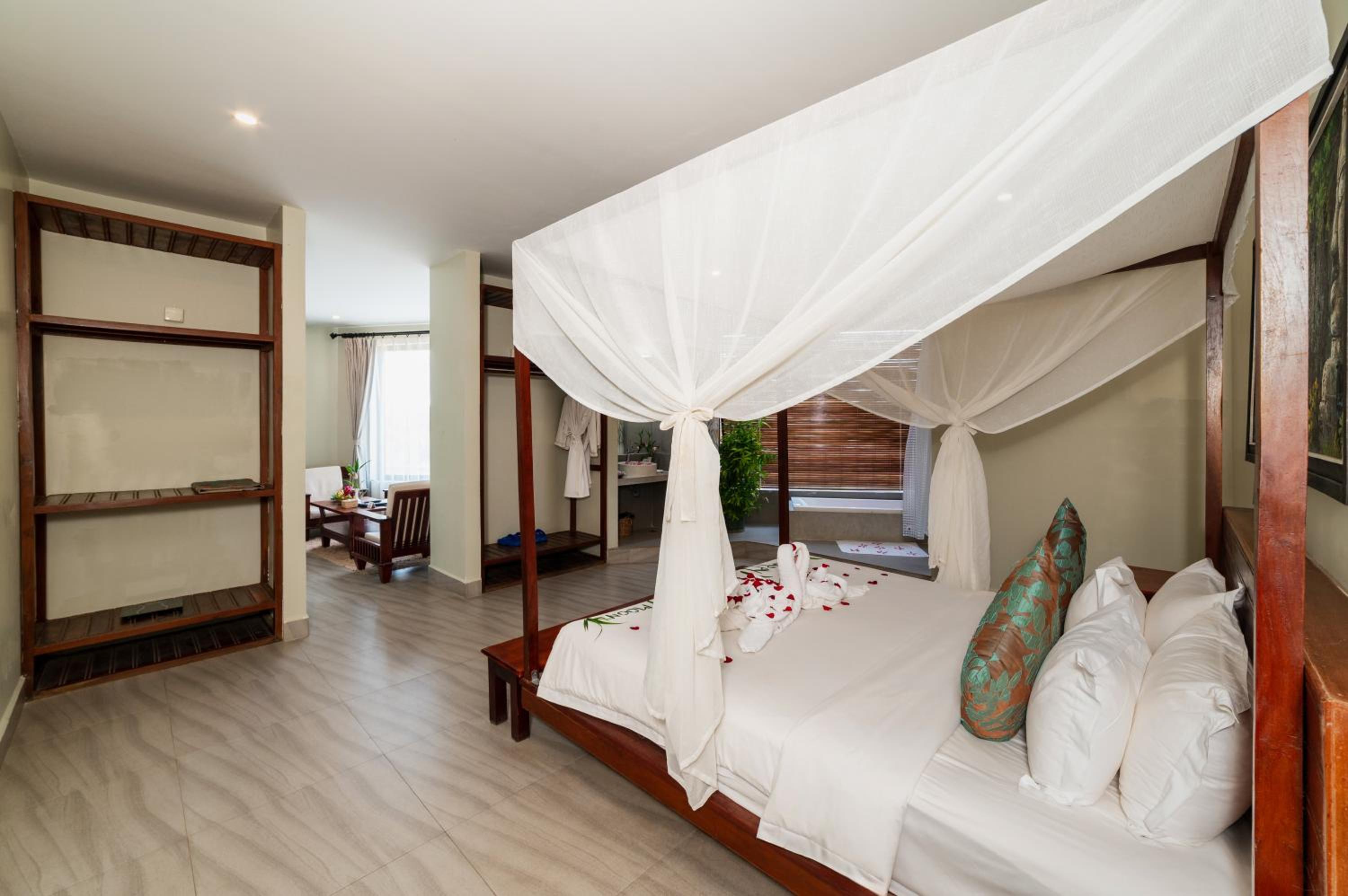 Suite King Room - Photo 10