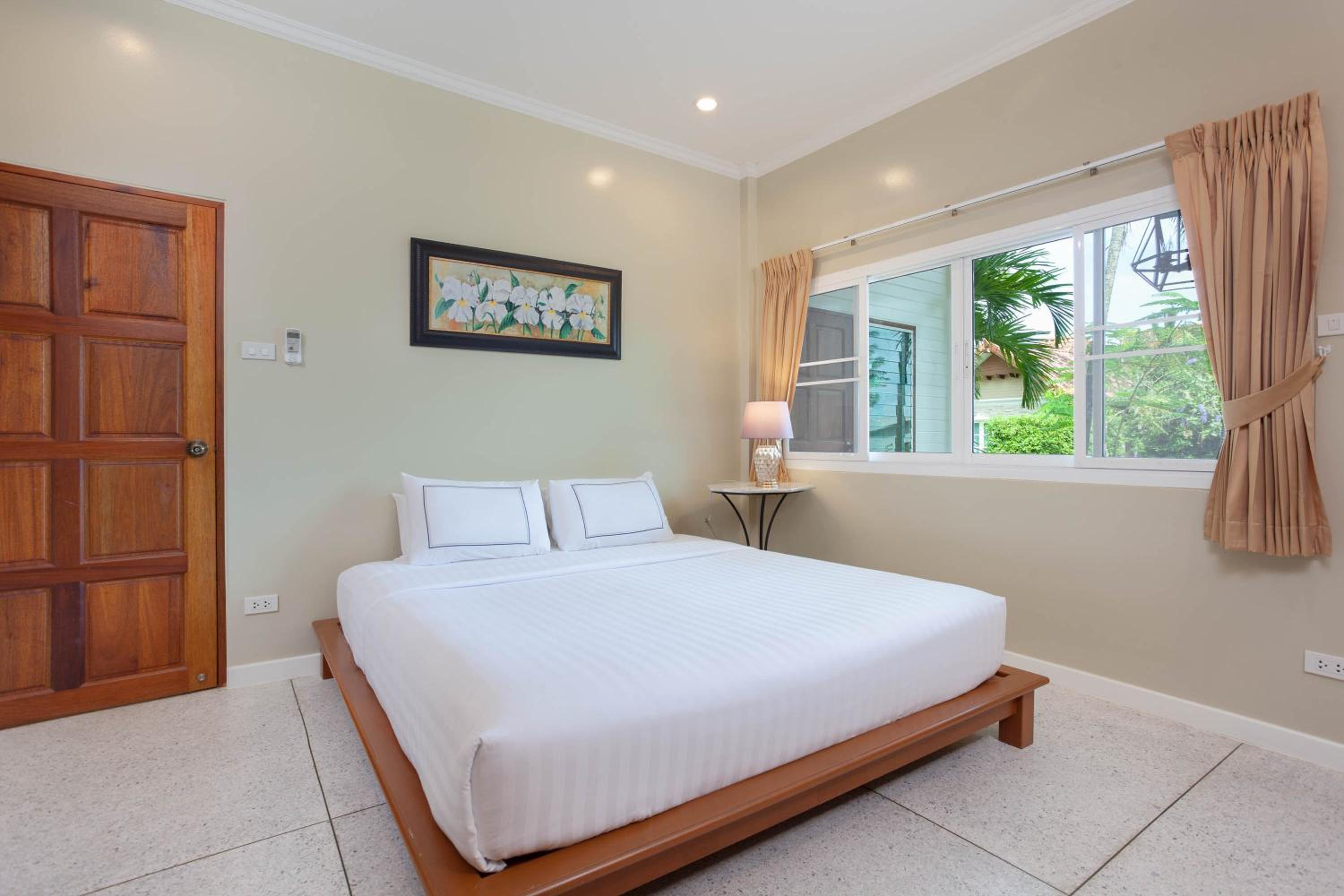 4-Bedroom Villa with Partial Seaview photo 2