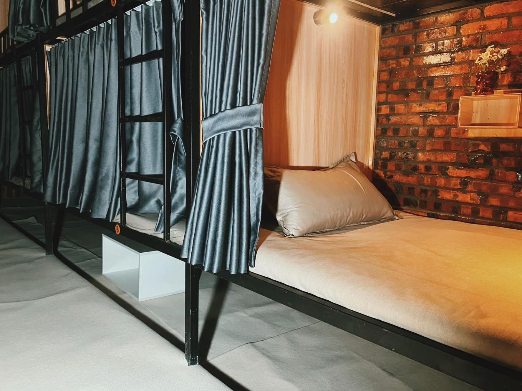 Bed in 8-Bed Mixed Dormitory Room photo 2