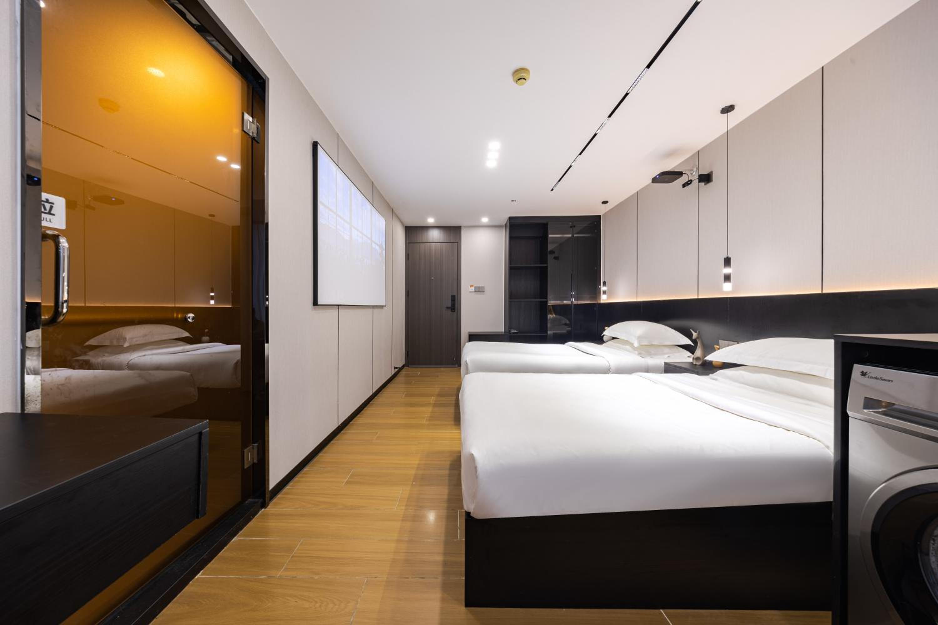 Twin Room with View