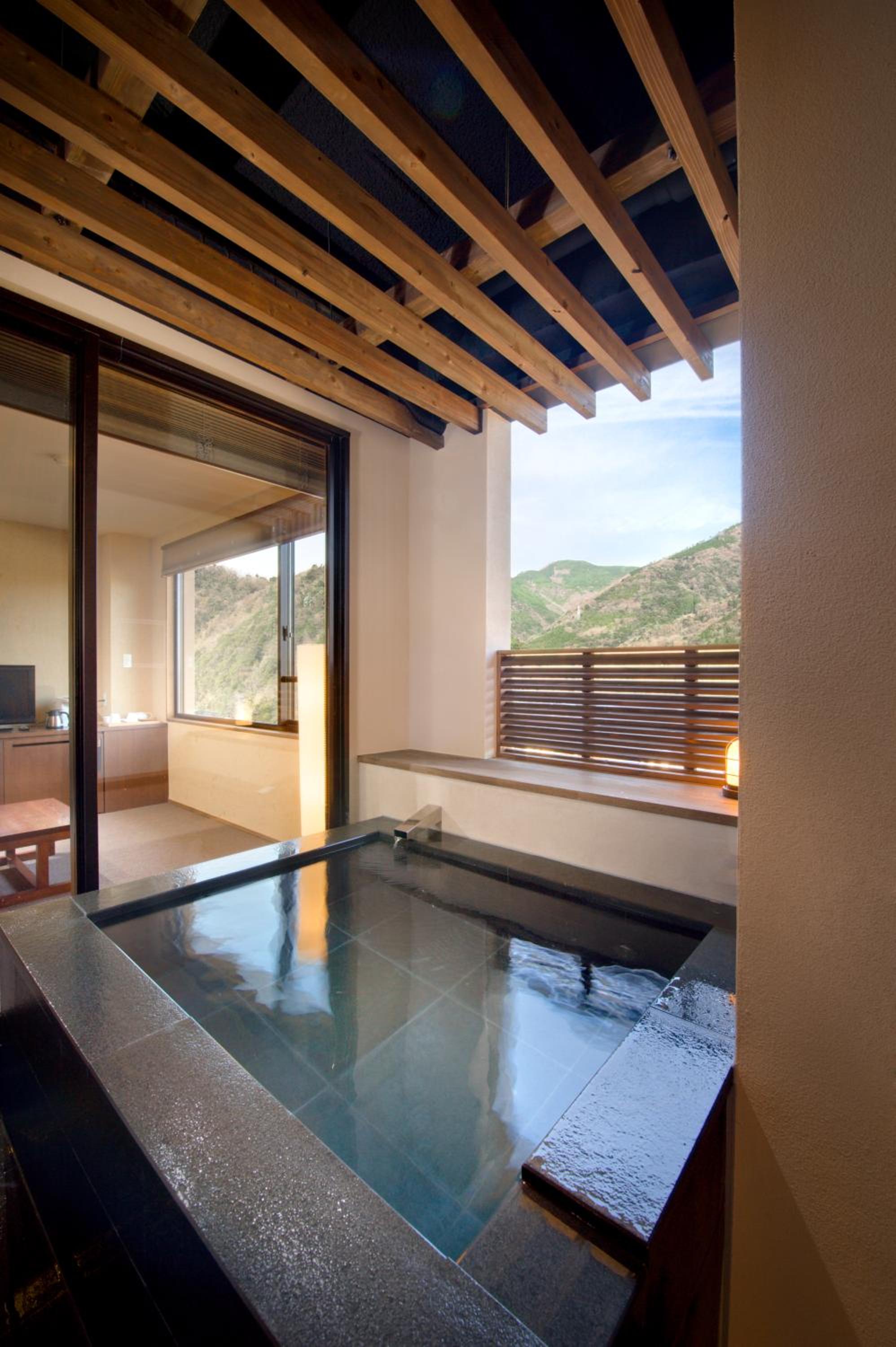 【Adult Only】Luxury Tower - Twin Room with Open-Air Bath / Japanese Style Dinner thumbnail 6