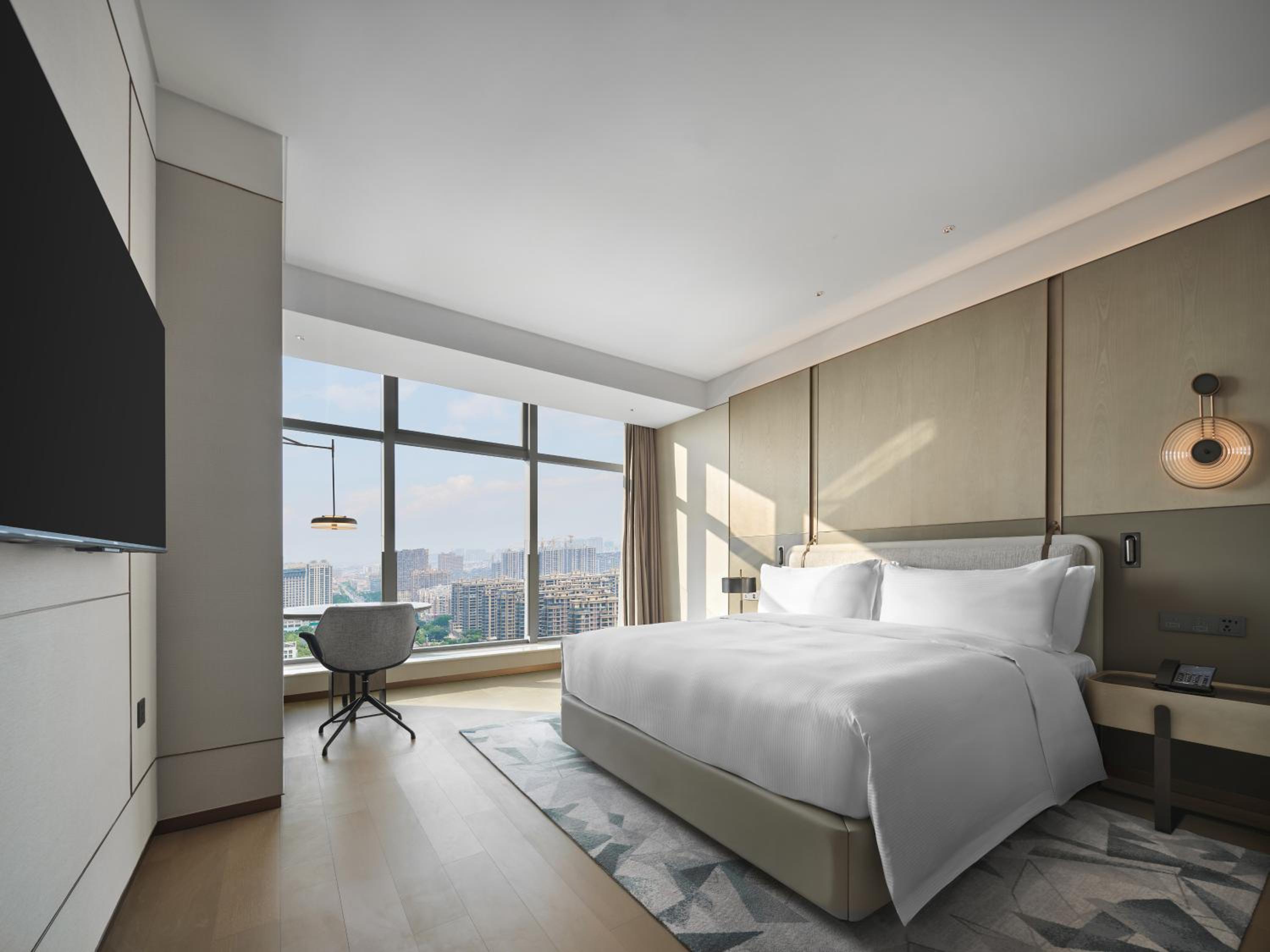 King Room - Mobility Accessible  - Photo 1