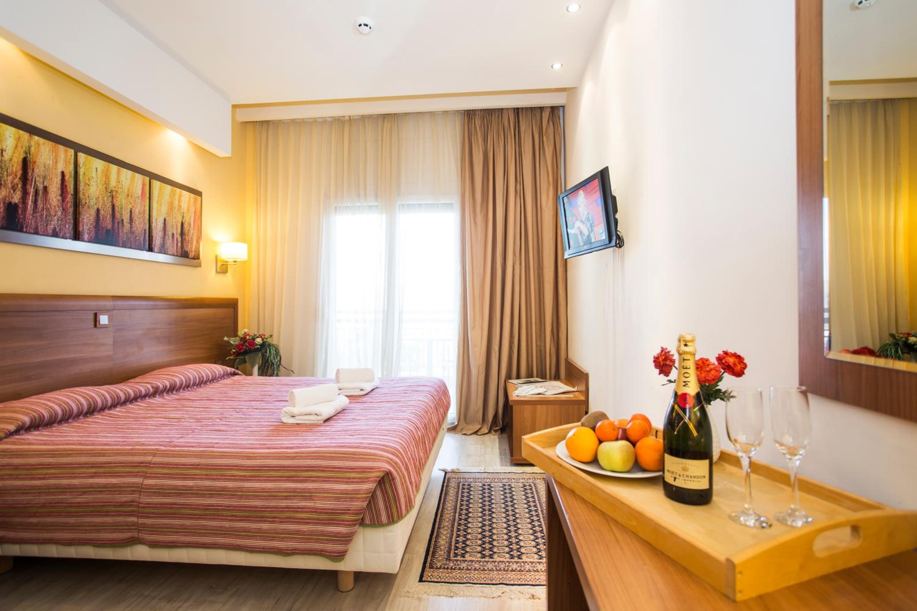 Single Room - Photo 6