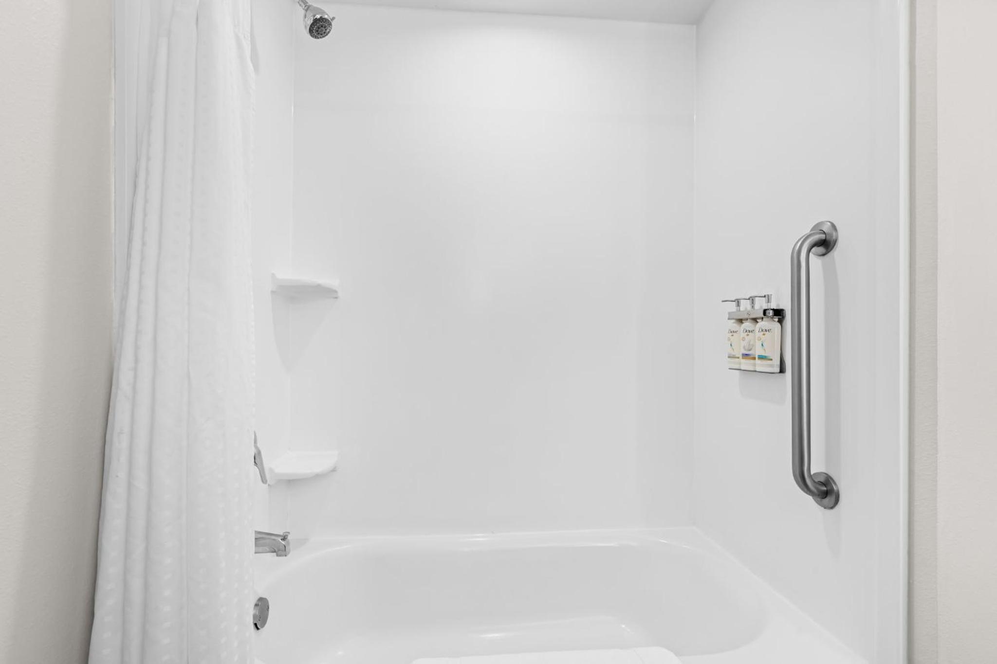 Suite with Two Queen Beds - Photo 7