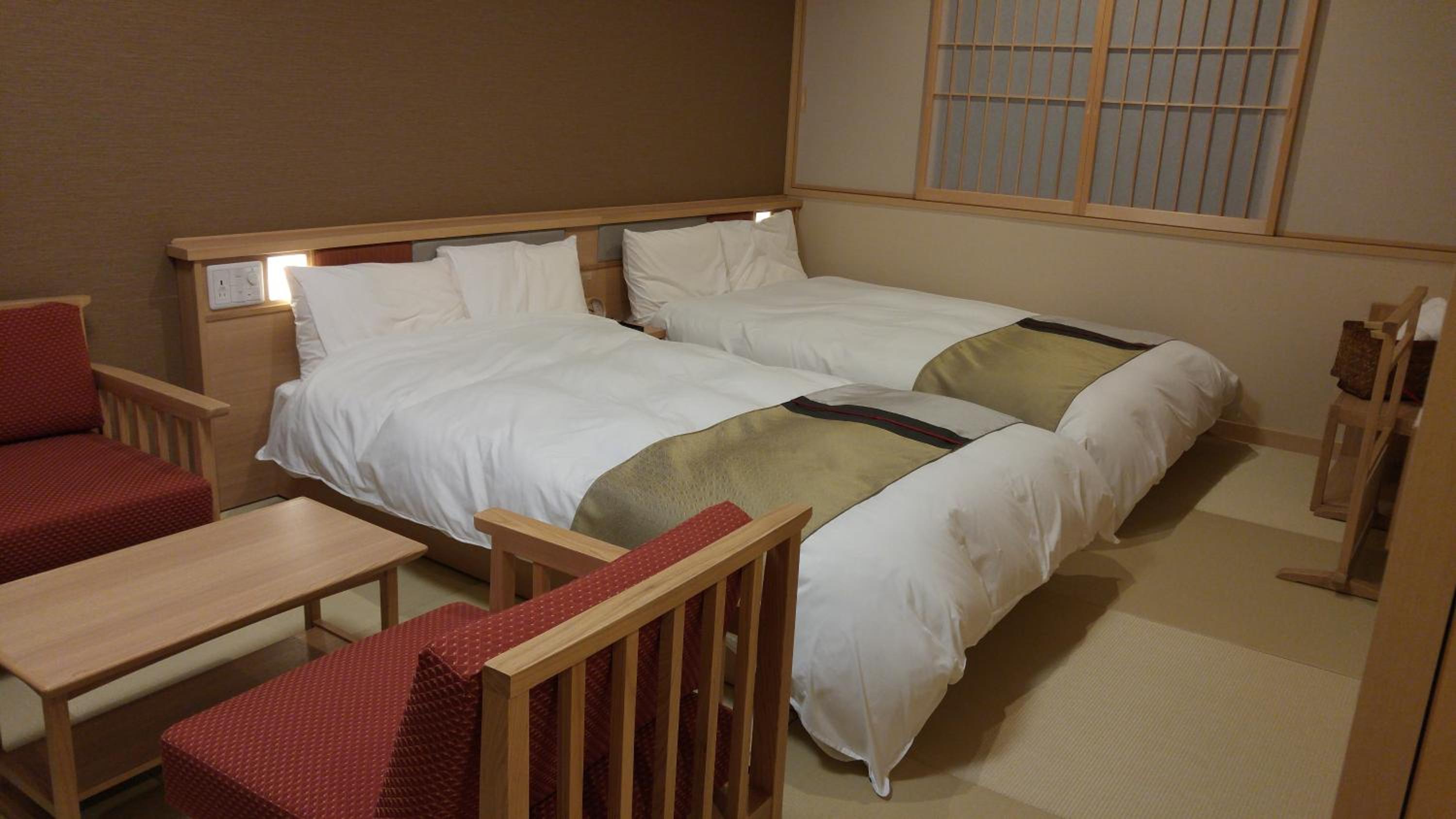 Twin Room with Shower and Private Toilet