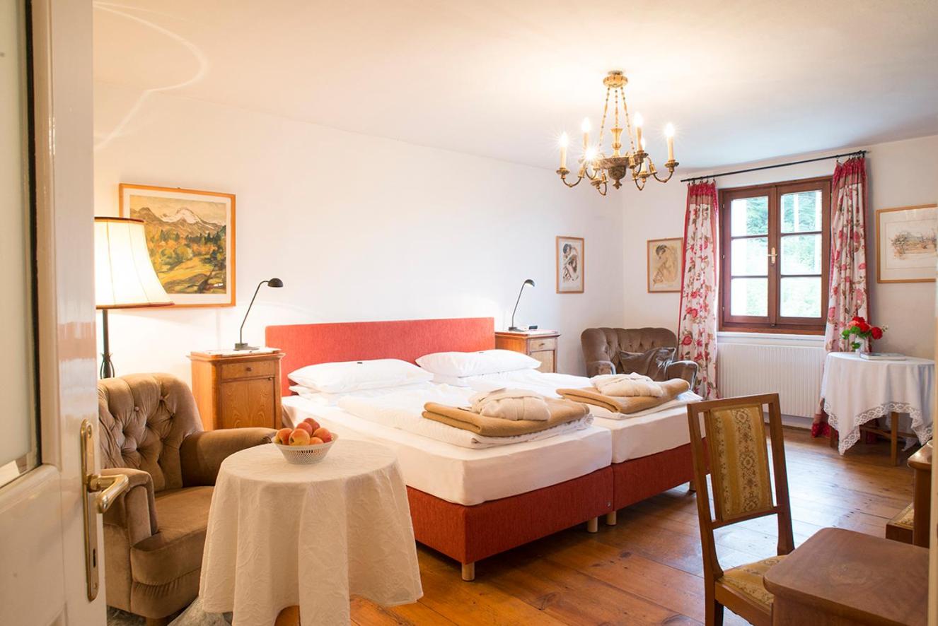 One-Bedroom Apartment with Terrace