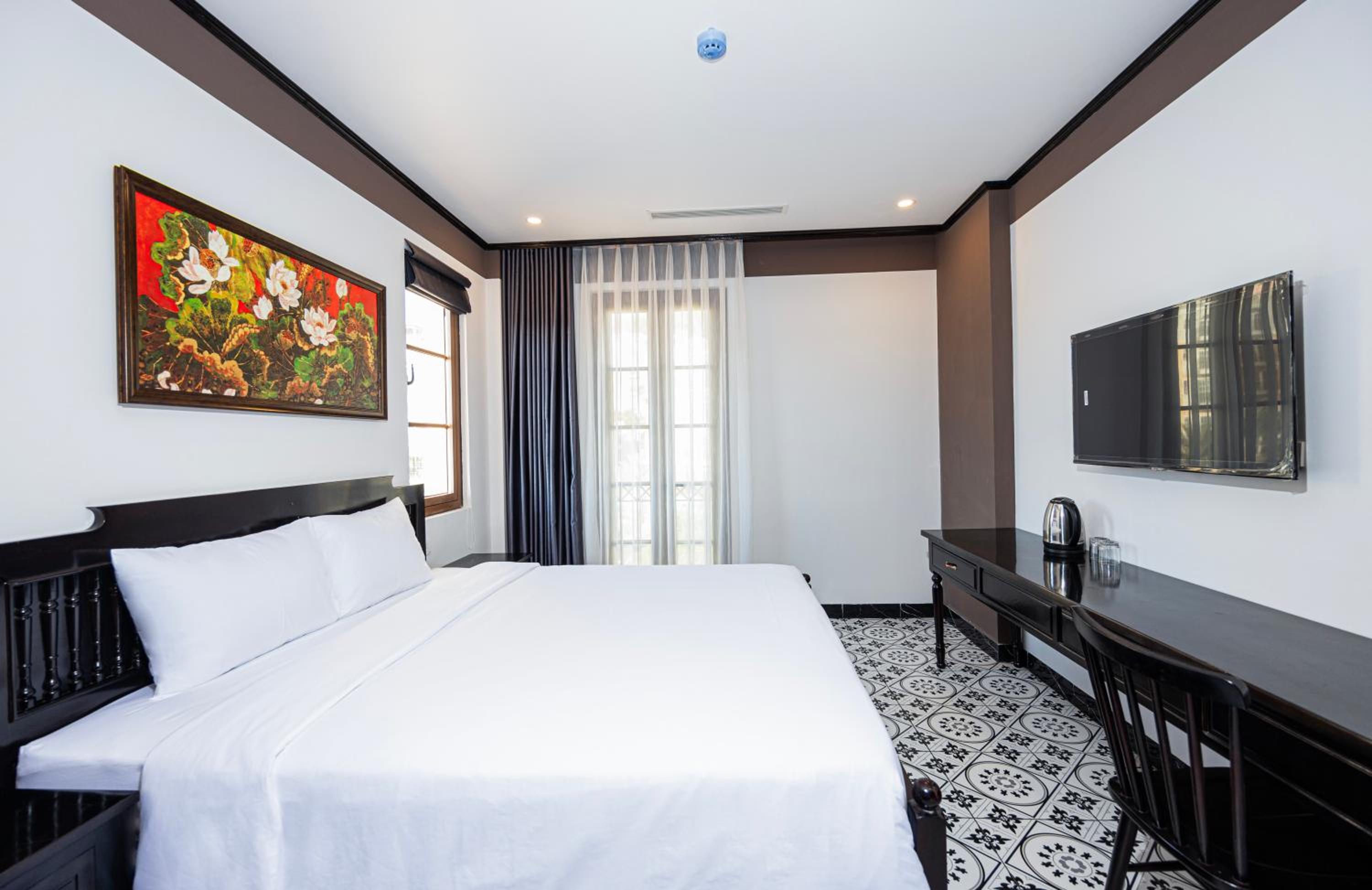 King Room with Balcony