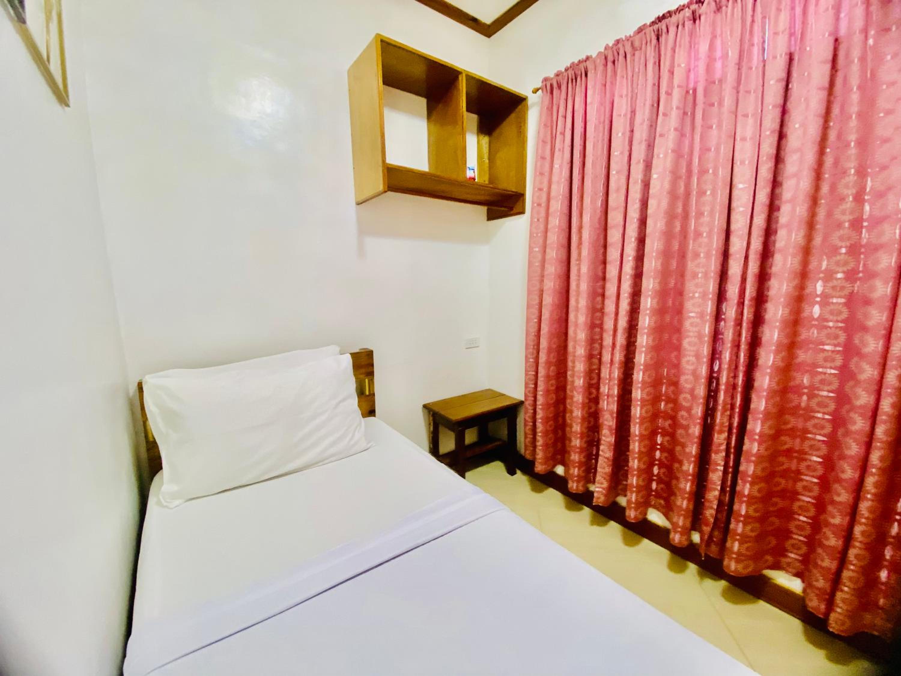 Standard Single Room photo 2